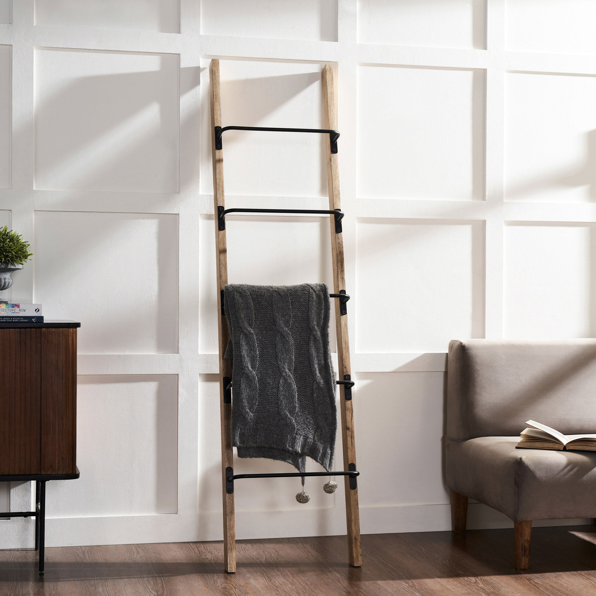 Marieta Blanket Ladder large image 