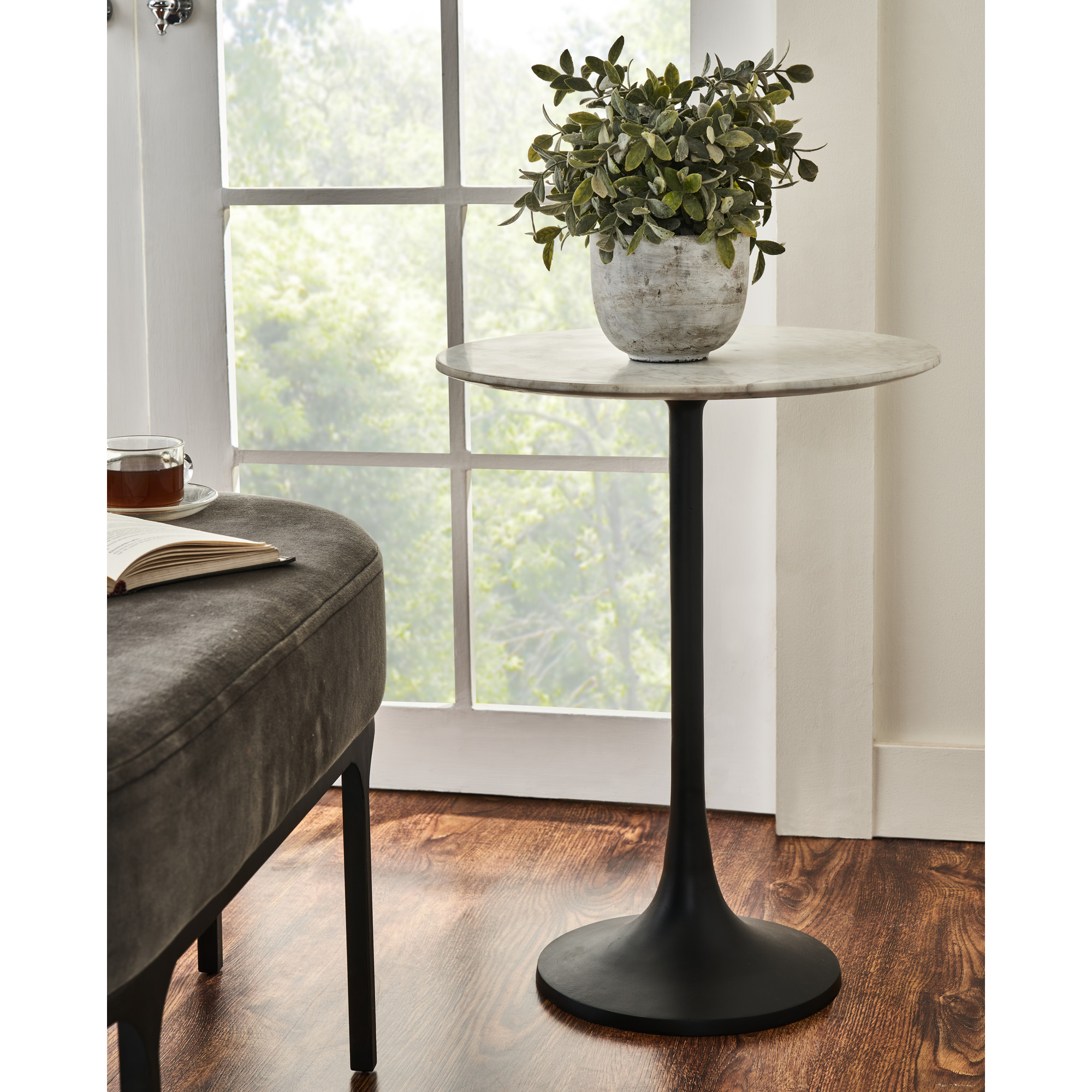 Mortain Table large image 