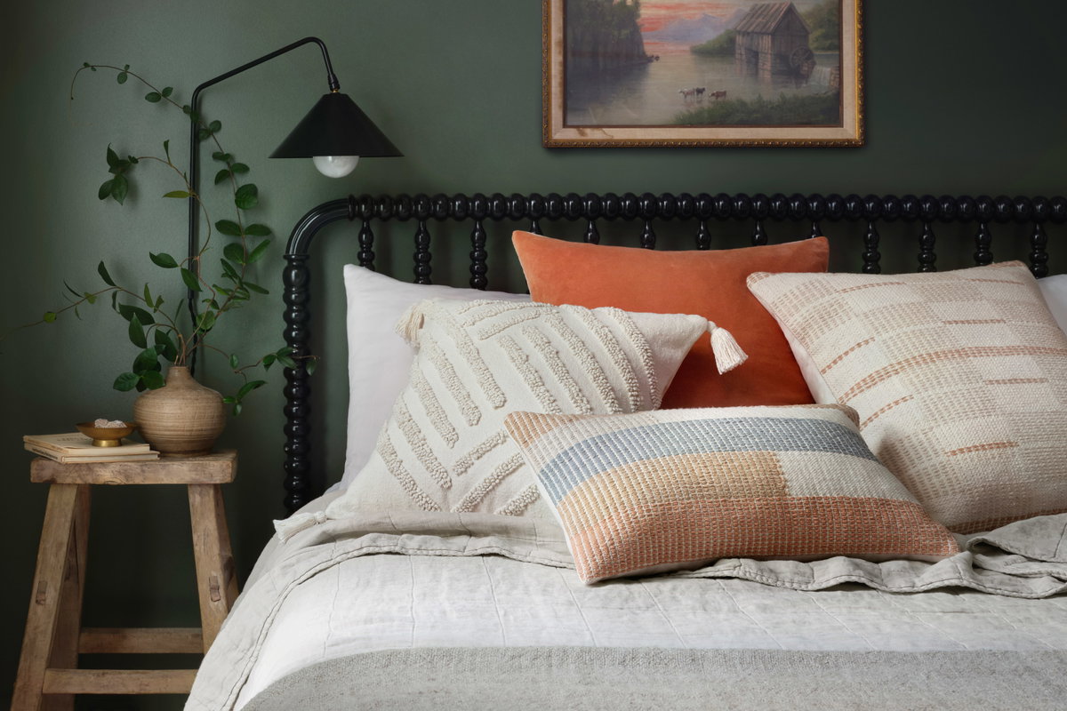 Magnolia Home by Joanna Gaines x Loloi Pillows Pillow, Decorative Pillow, 22" length x 22" width View 3