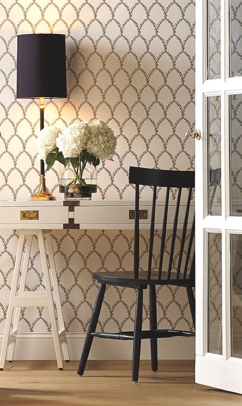 Laurel Gold & White Wallpaper