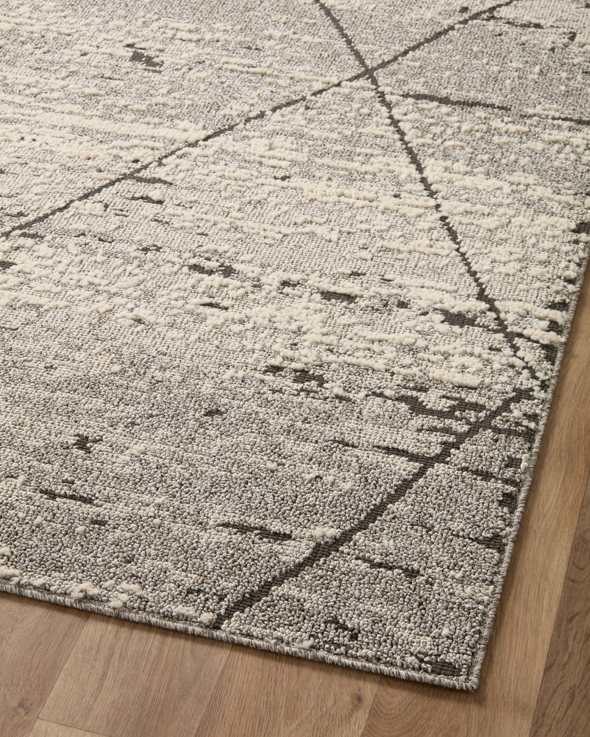 Loloi Fabian Rug, 2'7" length x 4' width View 7