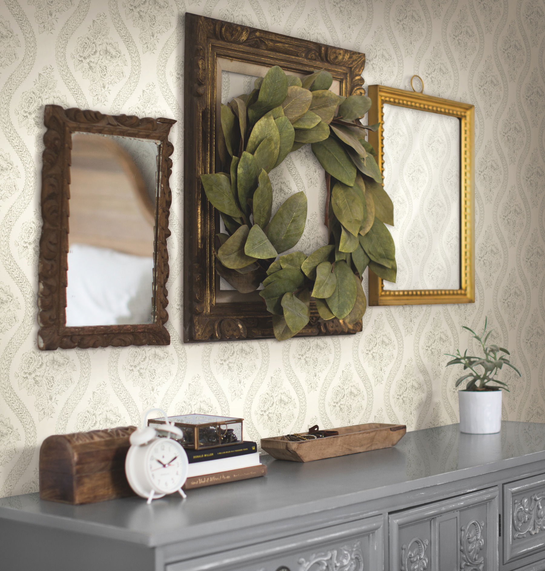 Coverlet Floral Grey & Off White Wallpaper large image 