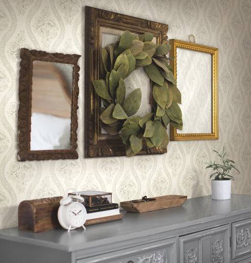 Coverlet Floral Grey & Off White Wallpaper