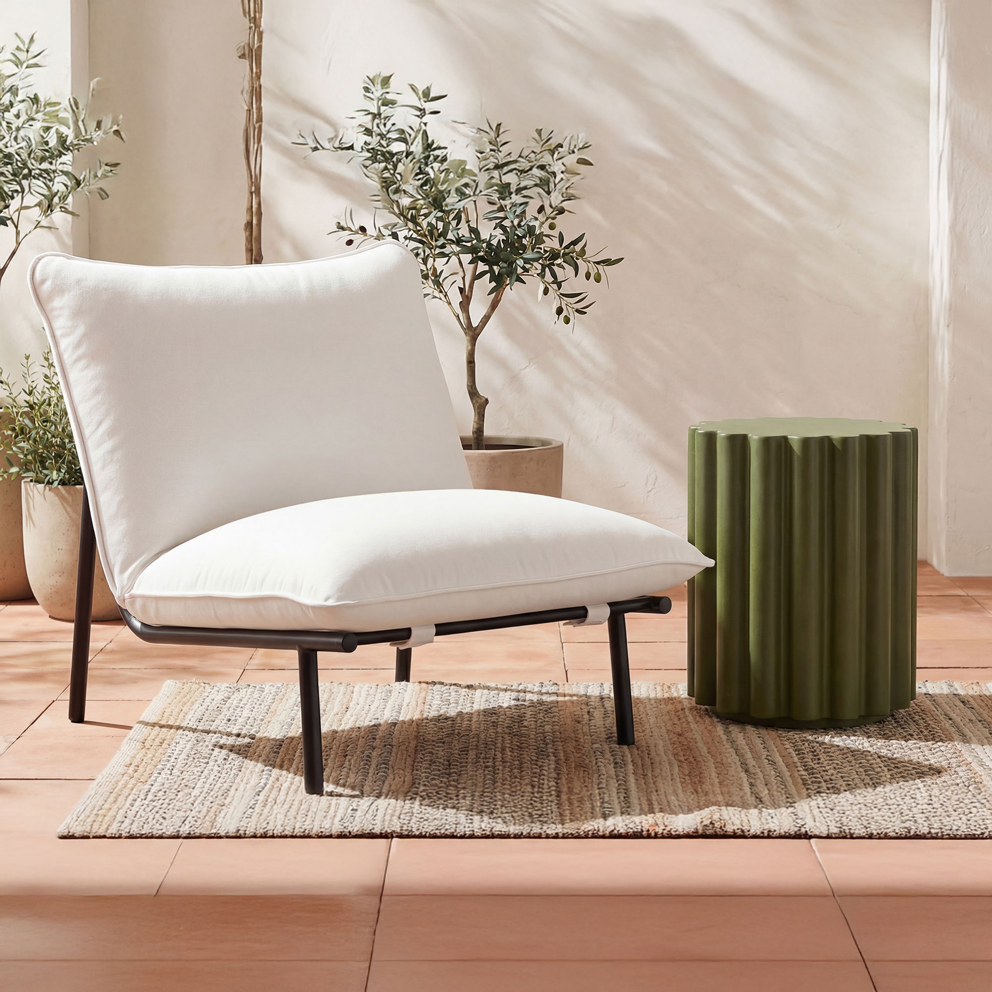 Taffy Accent Table Green, Side & End Table by Moe's Home, 15" width x 18.5" height x 15" depth View 4