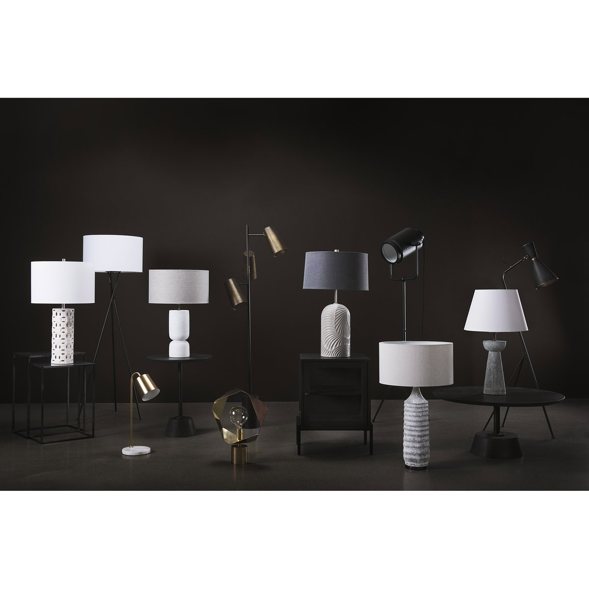 Quinn  Navy Base with Beige Fabric Shade Table Lamp, by Mercana, 18" length x 18" width x 28.75" height View 2