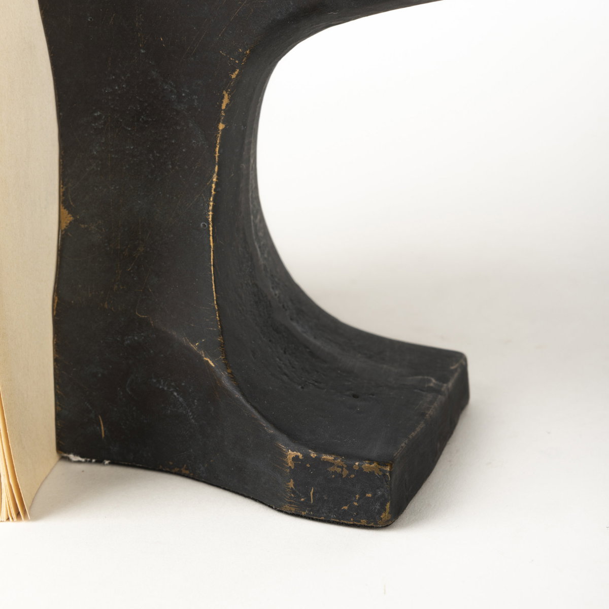 Anvilia (Set of 2) 12L x 4W Black With Gold Accents Anvil Shaped Bookends, by Mercana, 11.81" length x 3.54" width x 6.3" height View 10