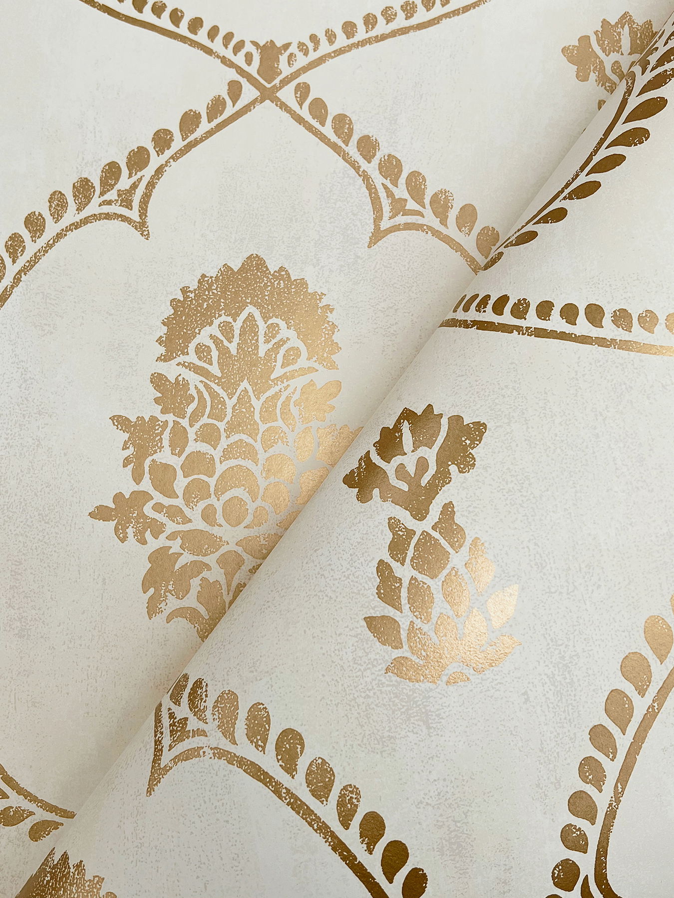 Royal Damask Soft Gold Wallpaper large image 