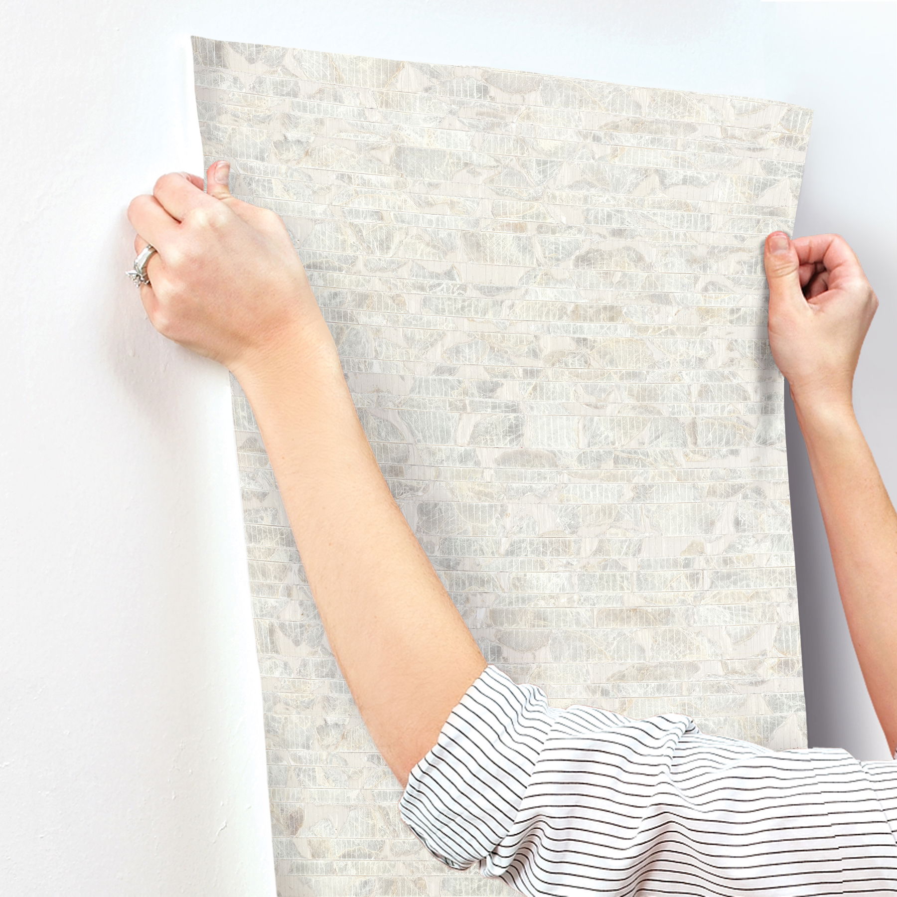 Capiz Offering White Pearl Wallpaper Capiz Offering White Pearl Wallpaper large image