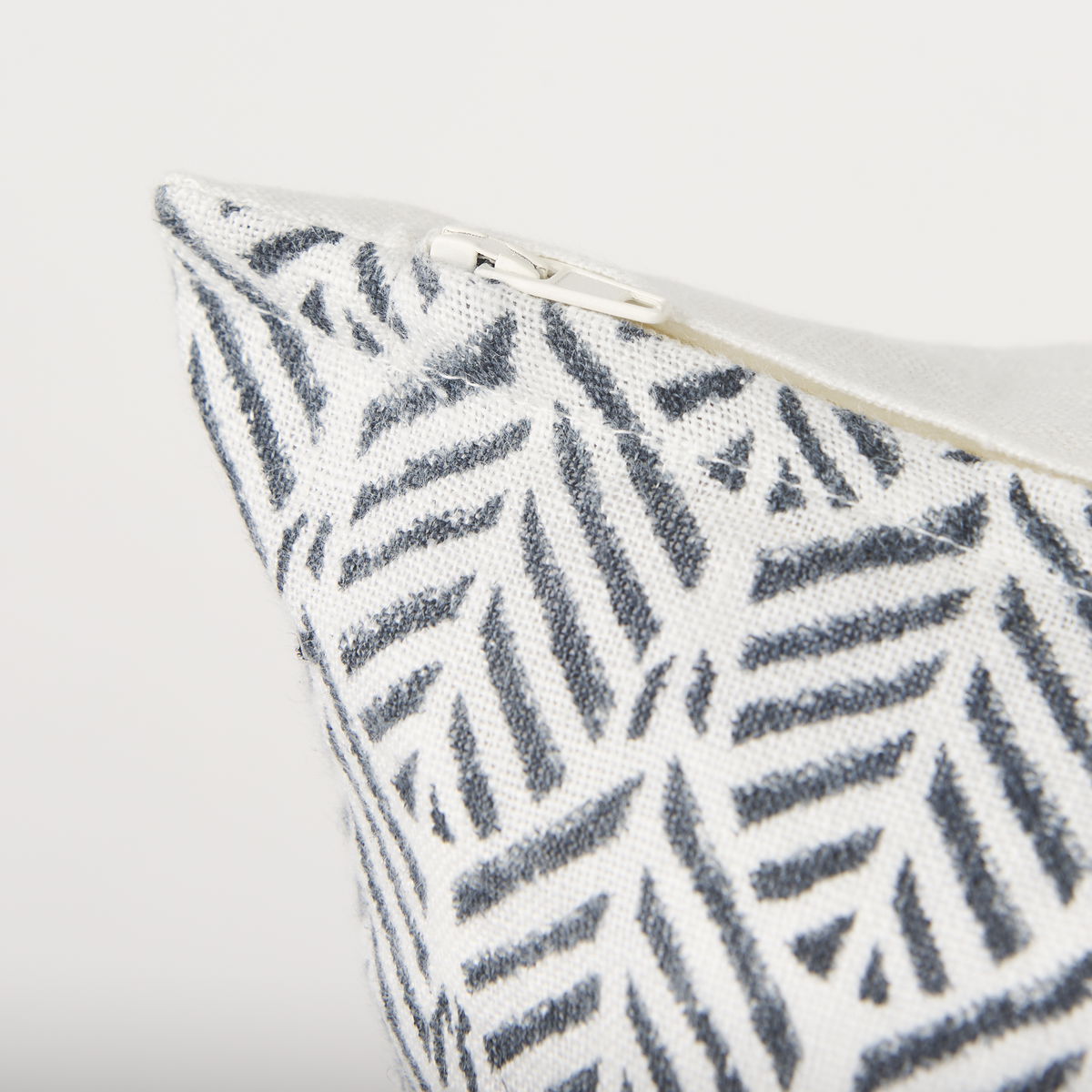 Jennelle 22x22 Cream with Indigo Print Linen Square Pillow Cover, Decorative Pillow by Mercana, 22" length x 22" width x 0.2" height View 8