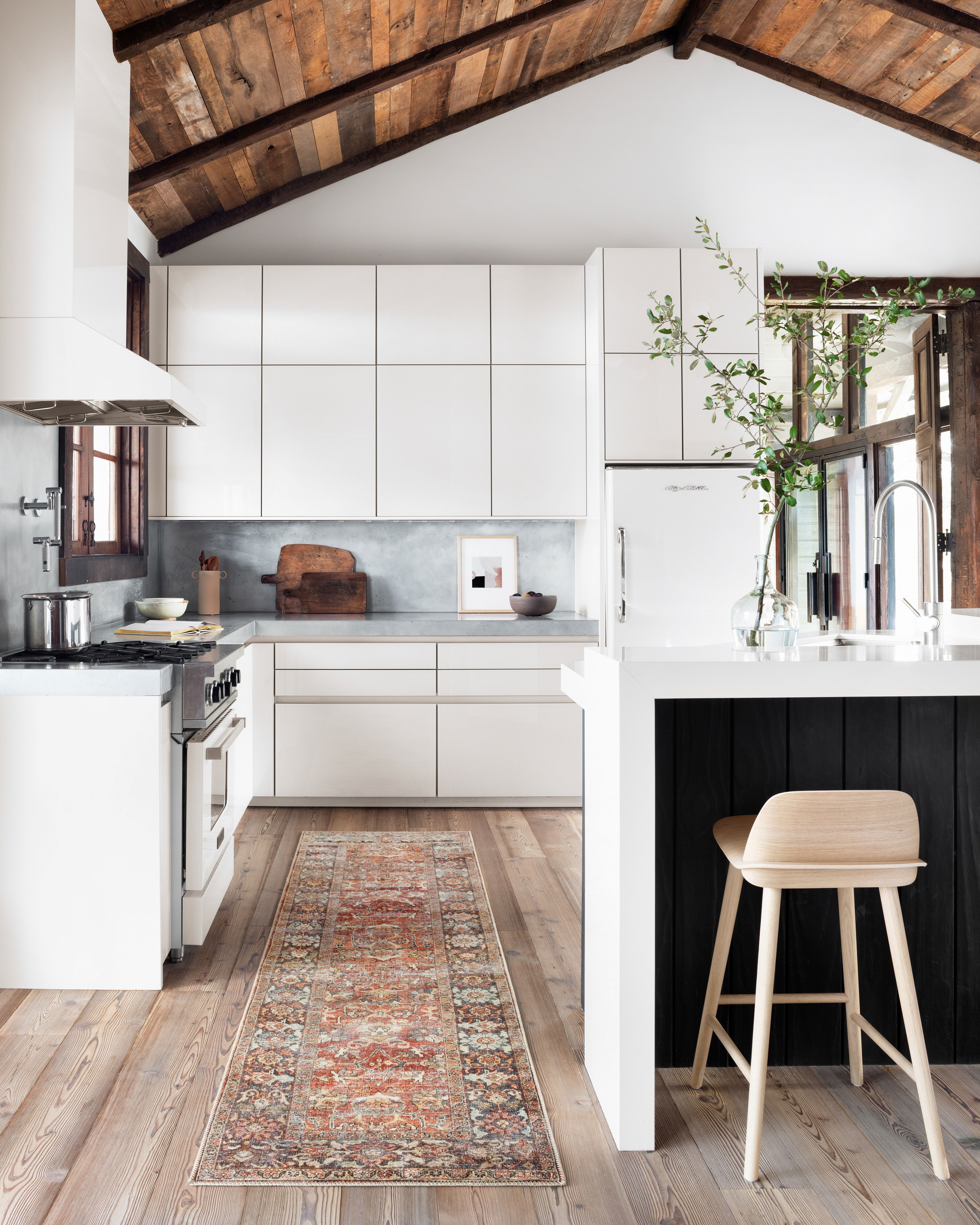 Loloi II Layla Rug, 2' length x 5' width View 5