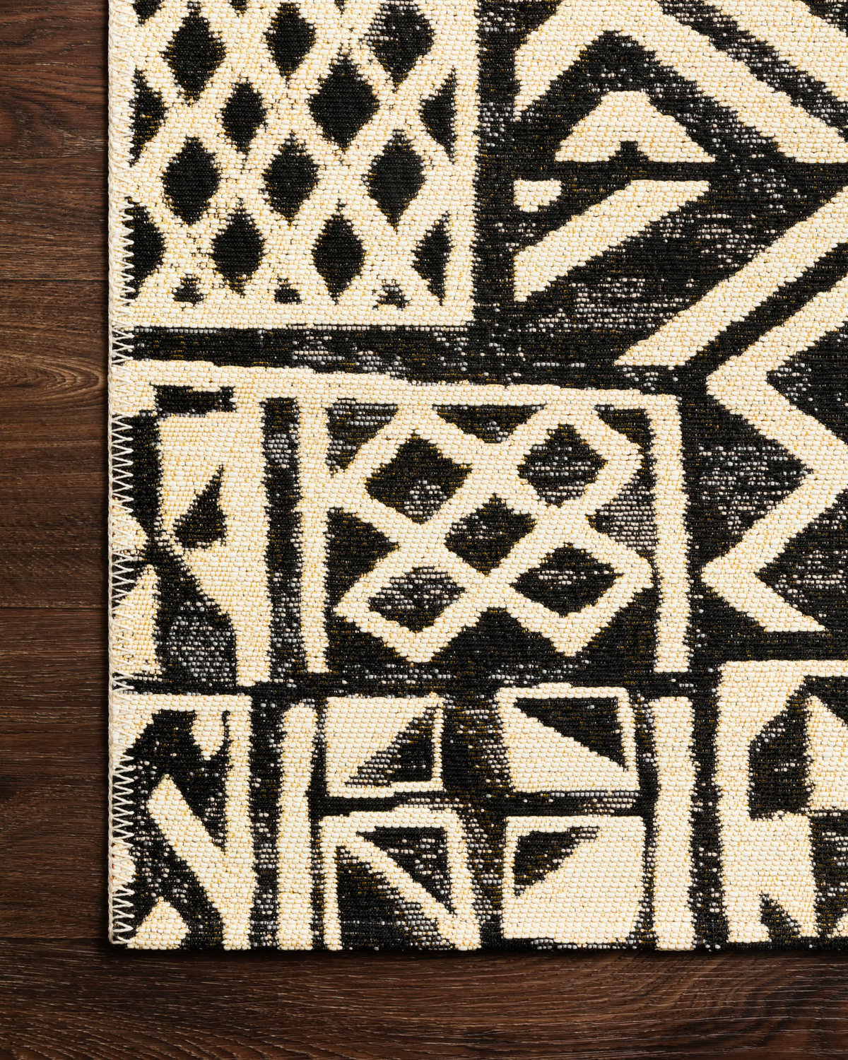 Loloi Mika Rug, 1'6" length x 1'6" width View 5
