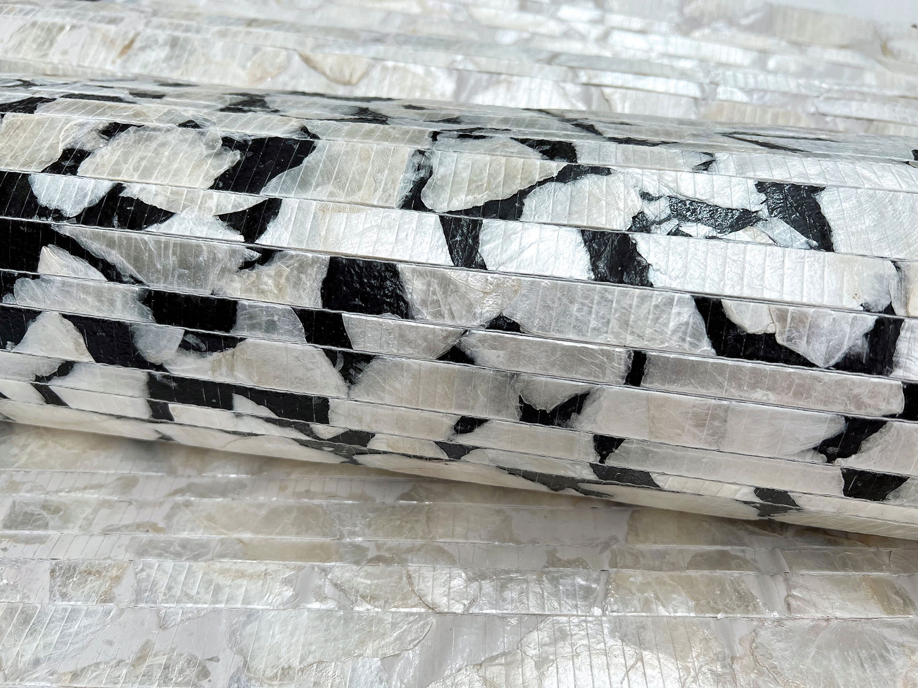 Capiz Offering White Pearl Wallpaper Capiz Offering White Pearl Wallpaper large image
