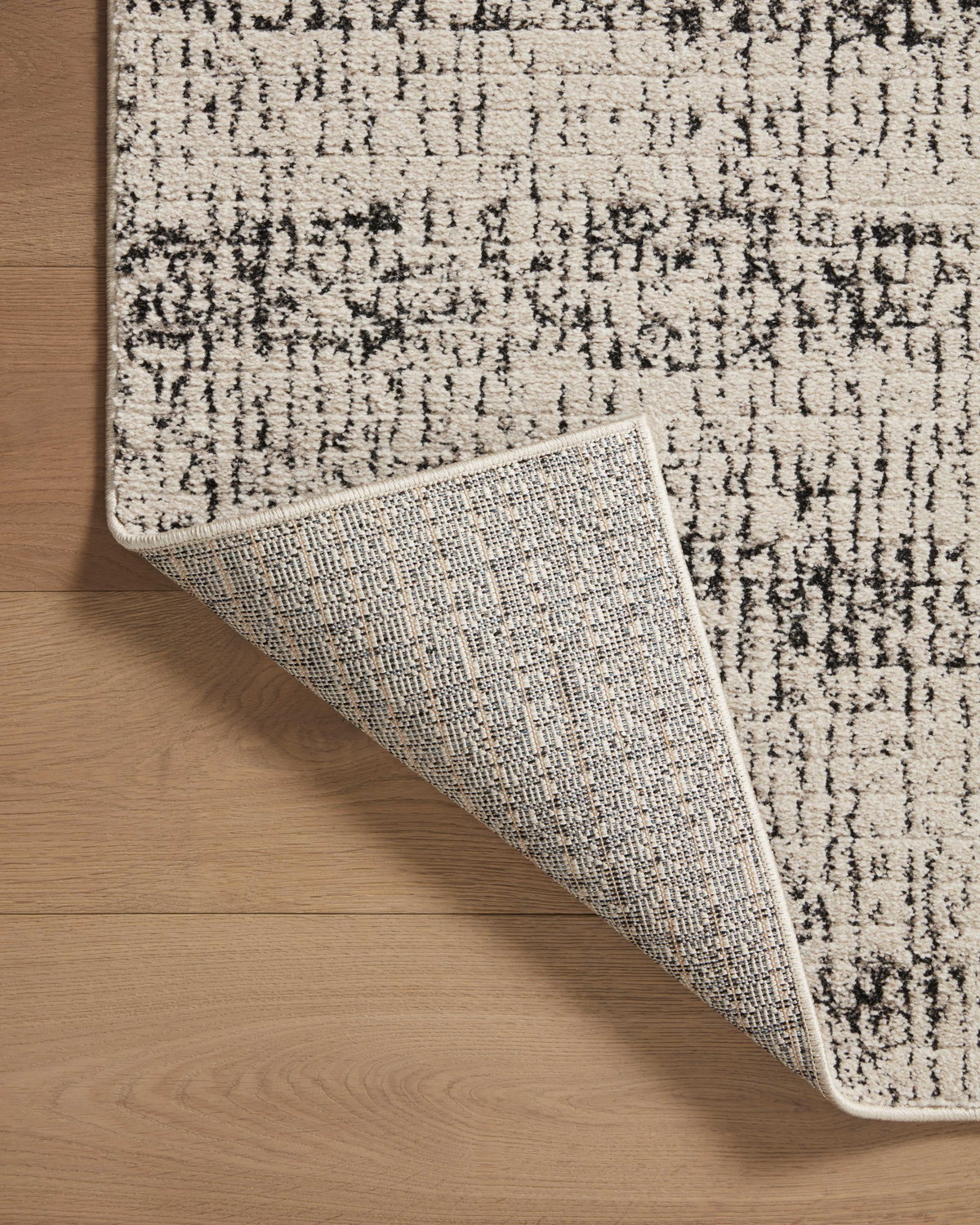 Loloi Darby Rug, 1'6" length x 1'6" width View 7