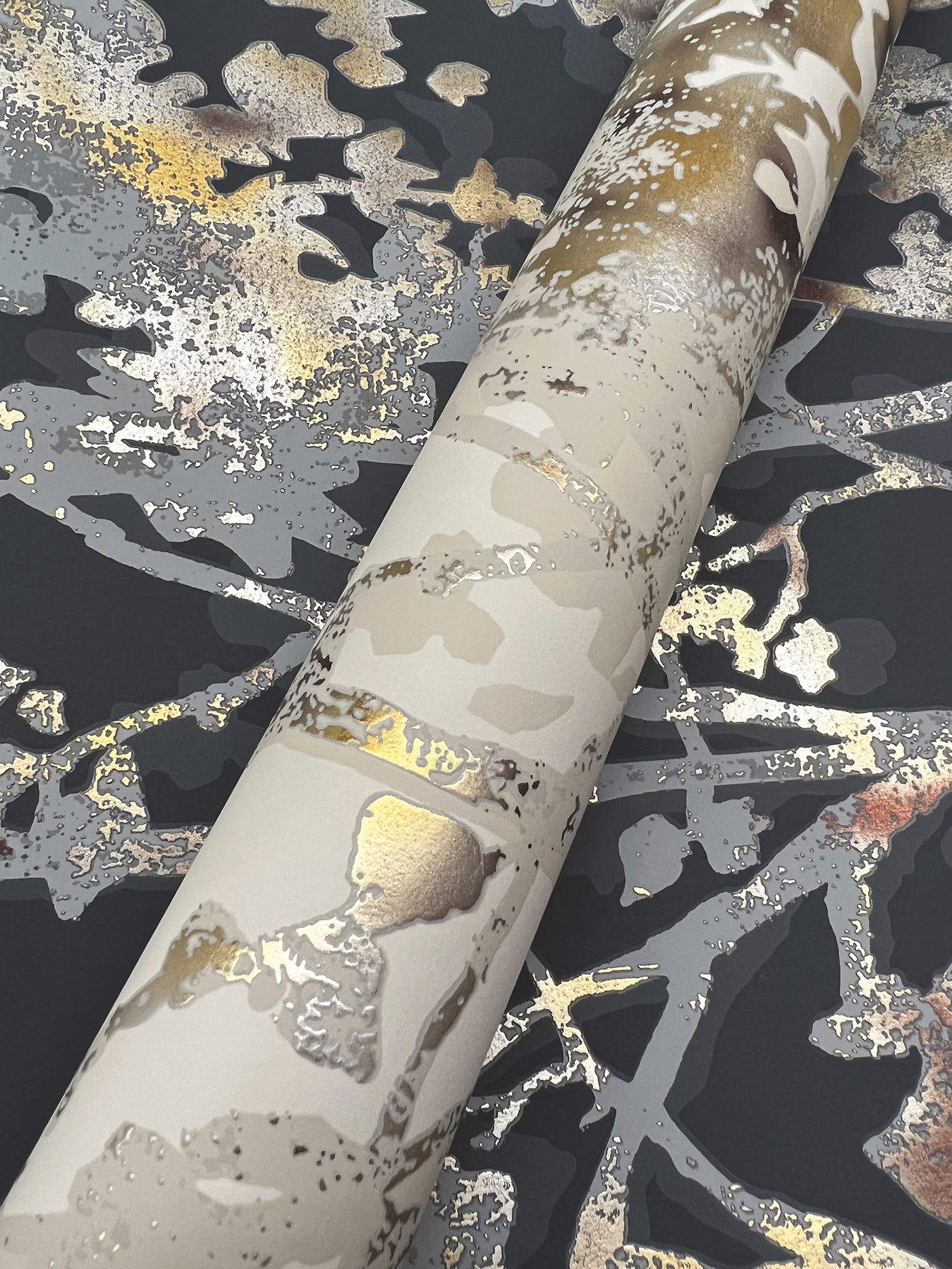 Shimmering Foliage Khaki Wallpaper large image 