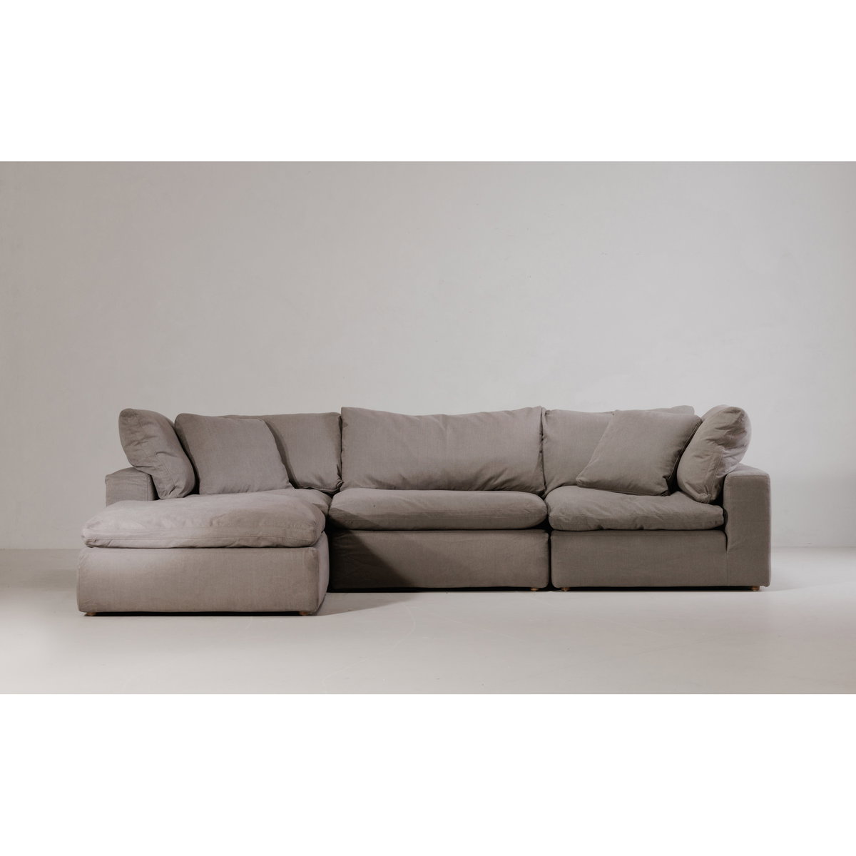 Clay Lounge Modular Sectional Light Grey, Sectional Sofa by Moe's Home, 133.5" width x 32.5" height x 89" depth View 3