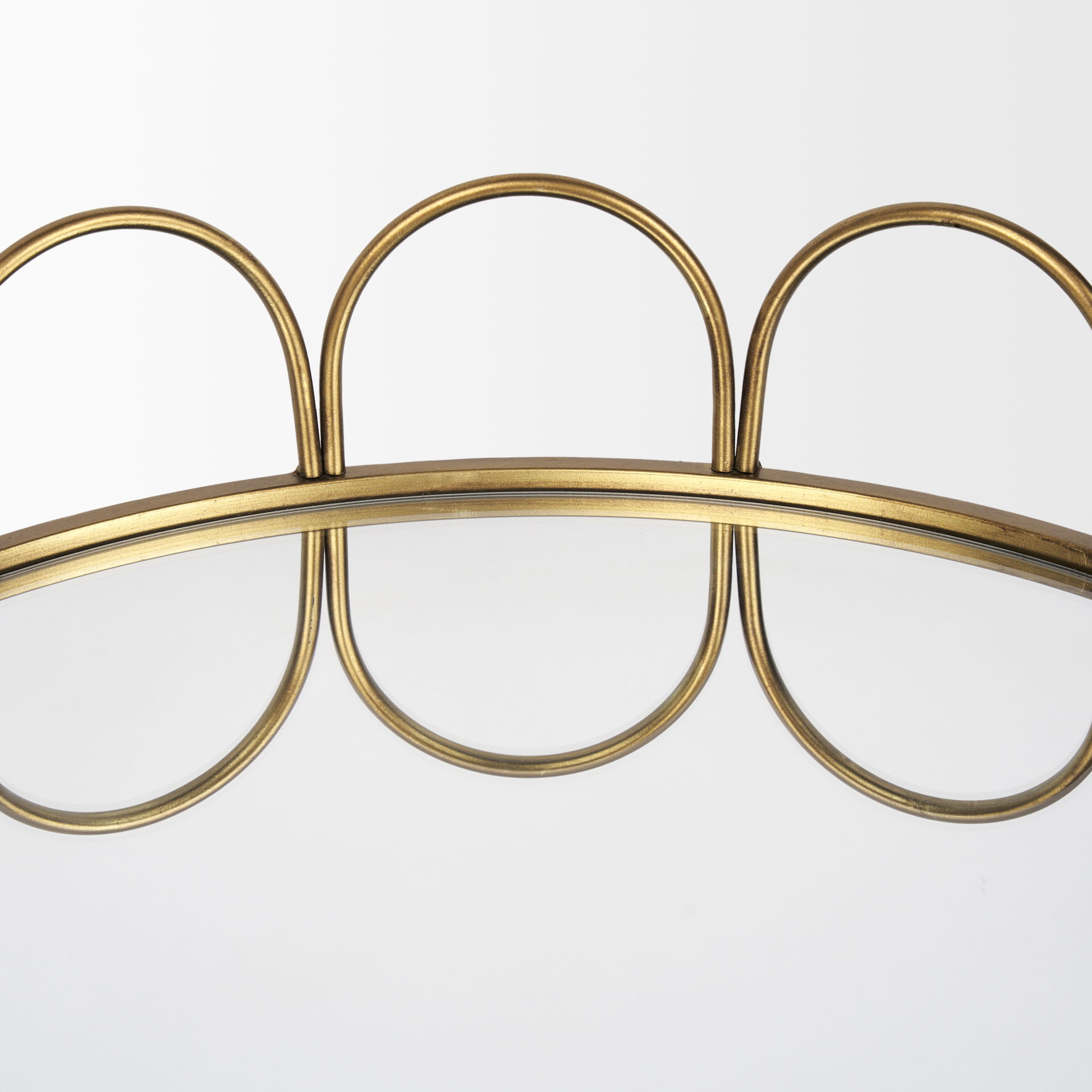 Lenore Round Metal/Mirror Tray Gold (Set of 2), Decorative Object by Mercana, 18.9" length x 18.9" width x 4.33" height View 4