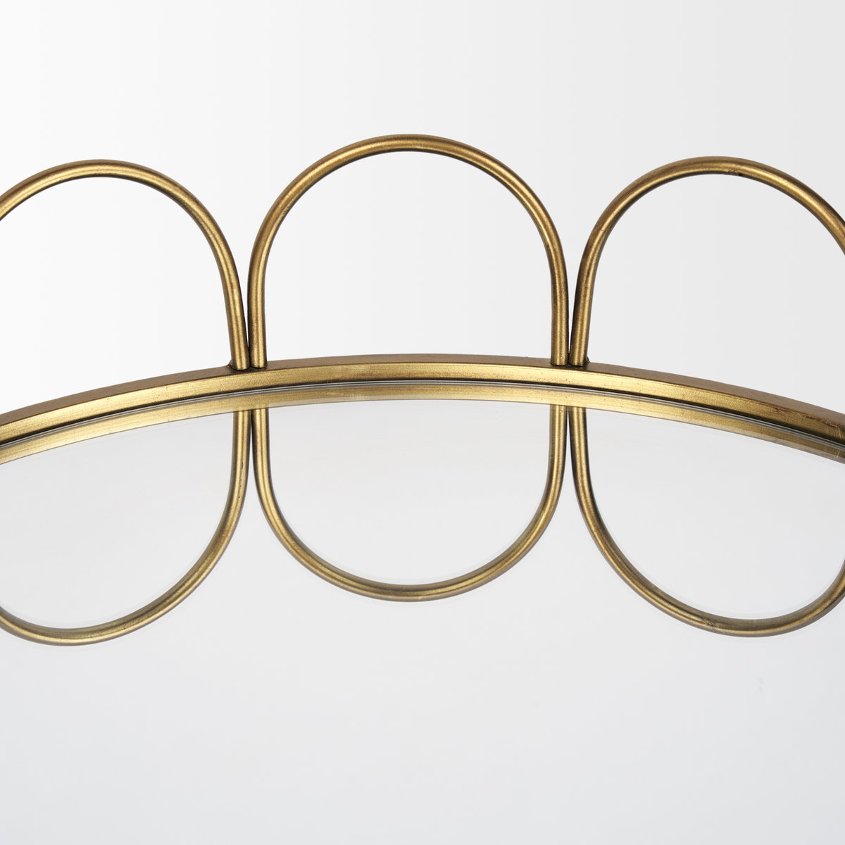 Lenore Round Metal/Mirror Tray Gold (Set of 2), Decorative Object by Mercana, 18.9" length x 18.9" width x 4.33" height View 4