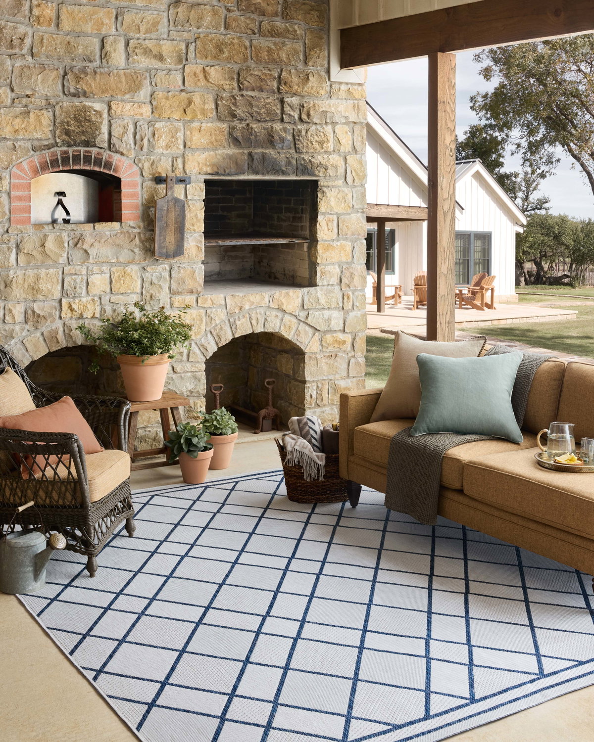 Loloi Easton Rug, 2'3" length x 3'9" width View 3