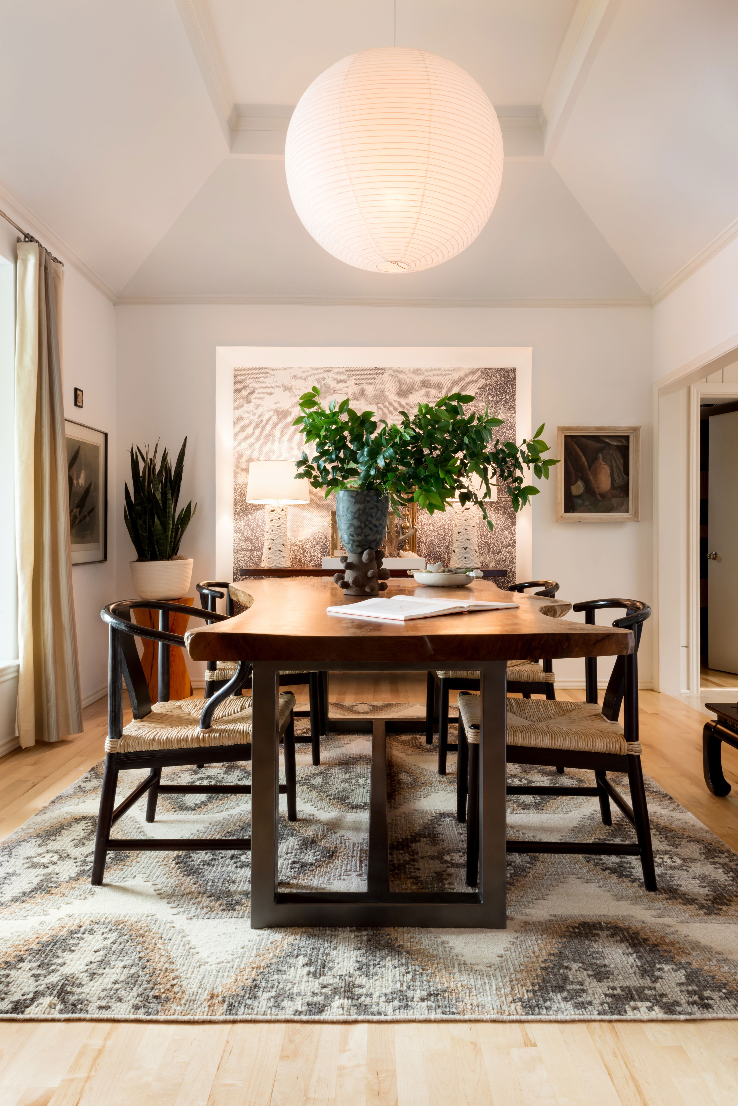 Loloi Akina Rug, 5' length x 7'6" width View 2