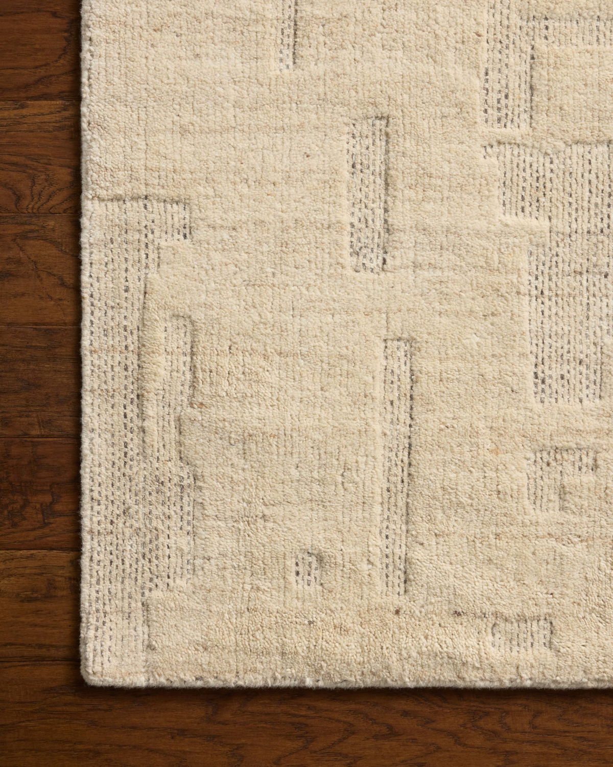 Loloi Maren Rug, 5'6" length x 8'6" width View 4