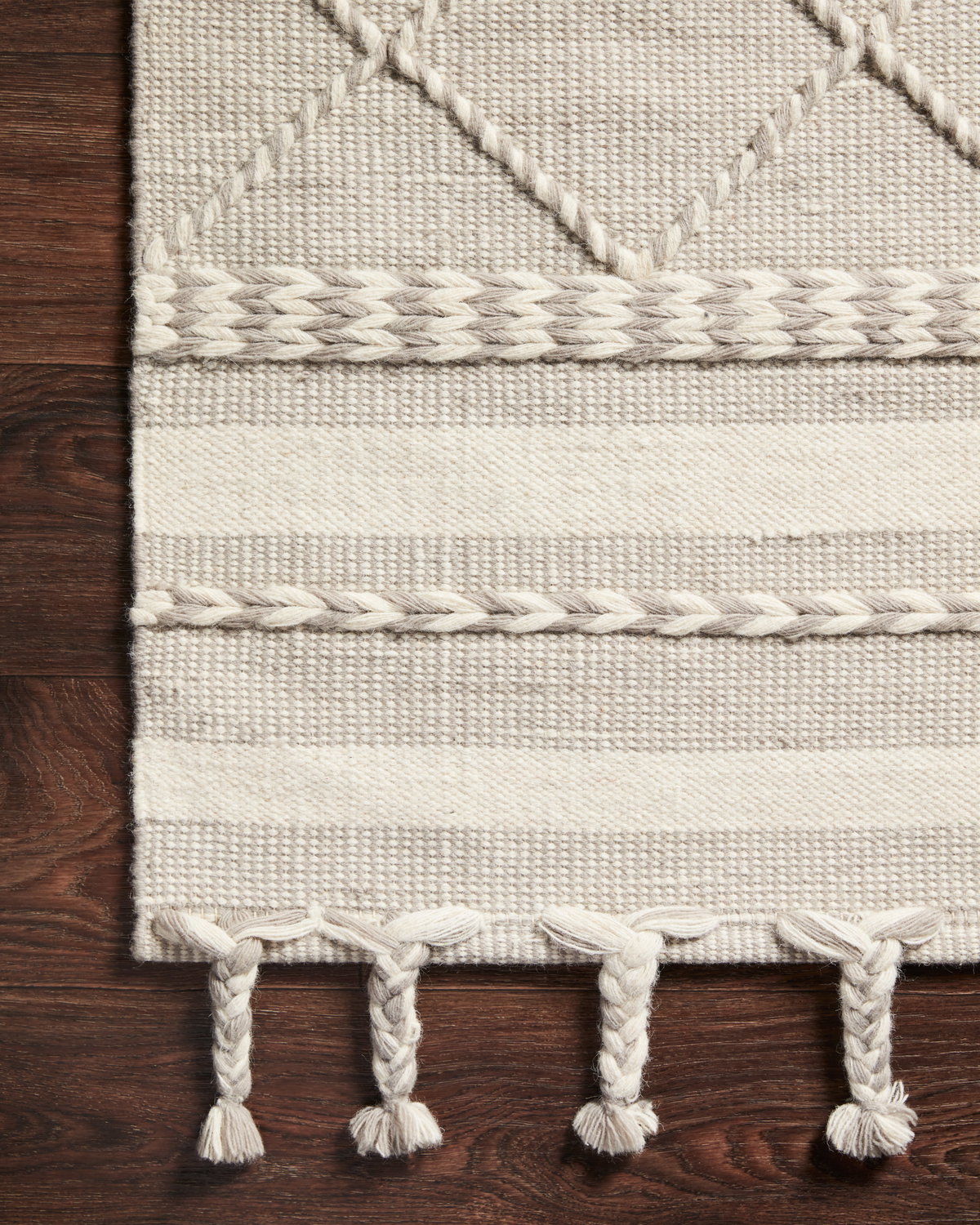 Loloi Sawyer Rug, 5' length x 7'6" width View 4