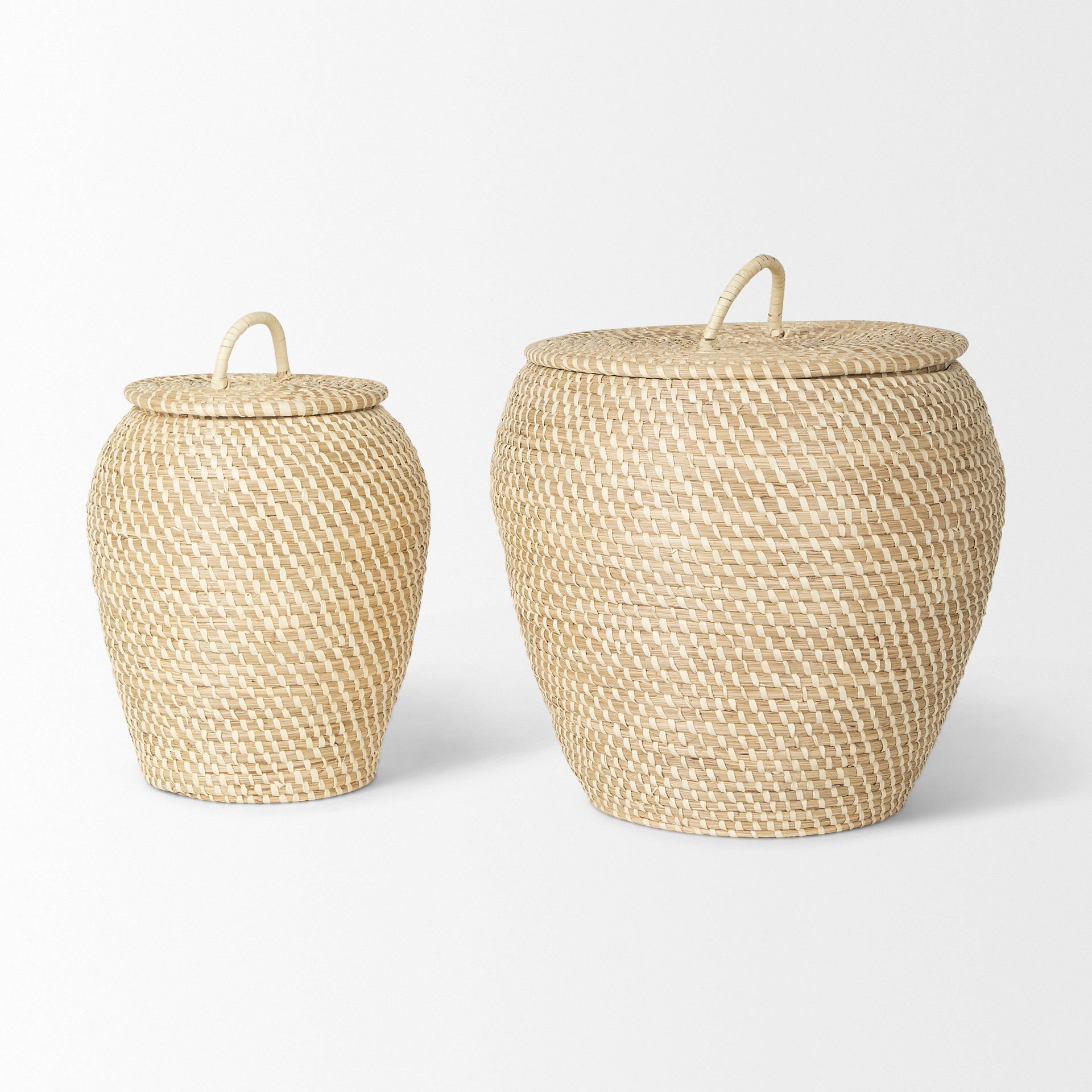 Kalopa Set of 2 Seagrass Floor Baskets with Flat Handled Lid, Bins & Basket by Mercana, 13" length x 13" width x 15.7" height View 5