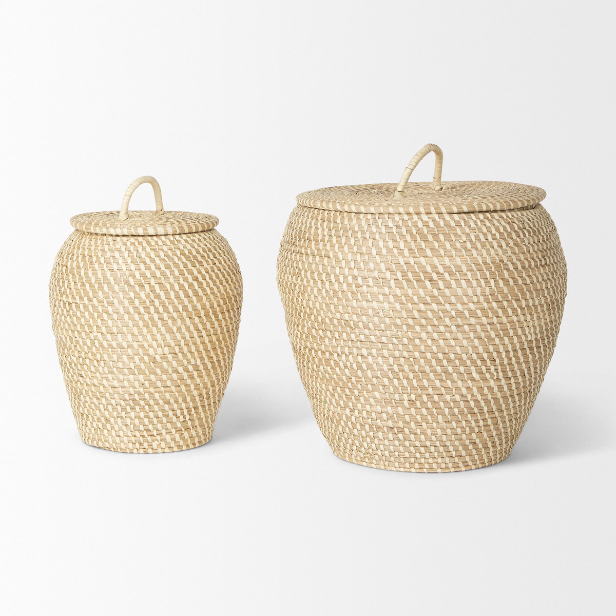 Kalopa Set of 2 Seagrass Floor Baskets with Flat Handled Lid, Bins & Basket by Mercana, 13" length x 13" width x 15.7" height View 5