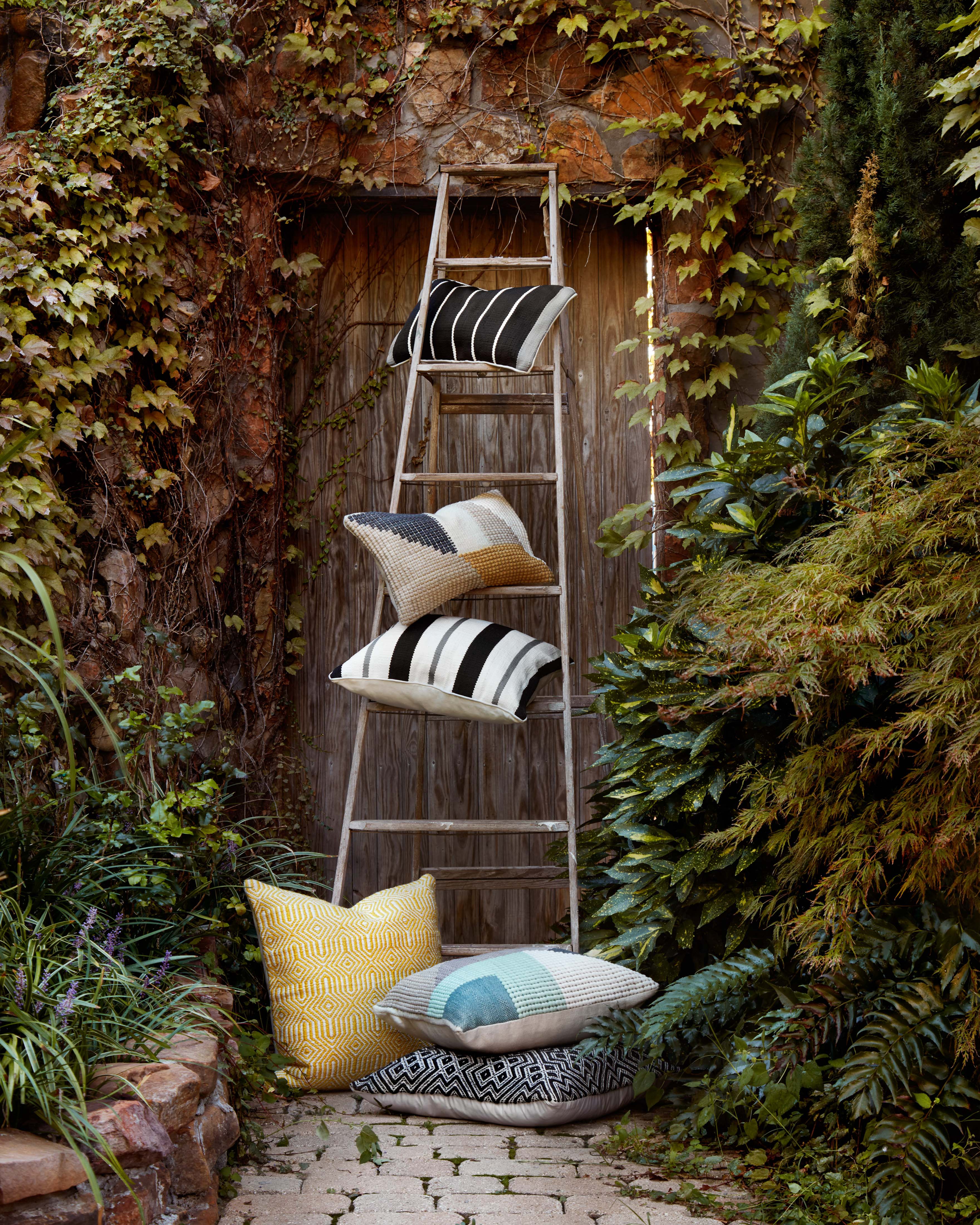 Loloi Pillows Pillow, Decorative Pillow, 13" length x 21" width View 2