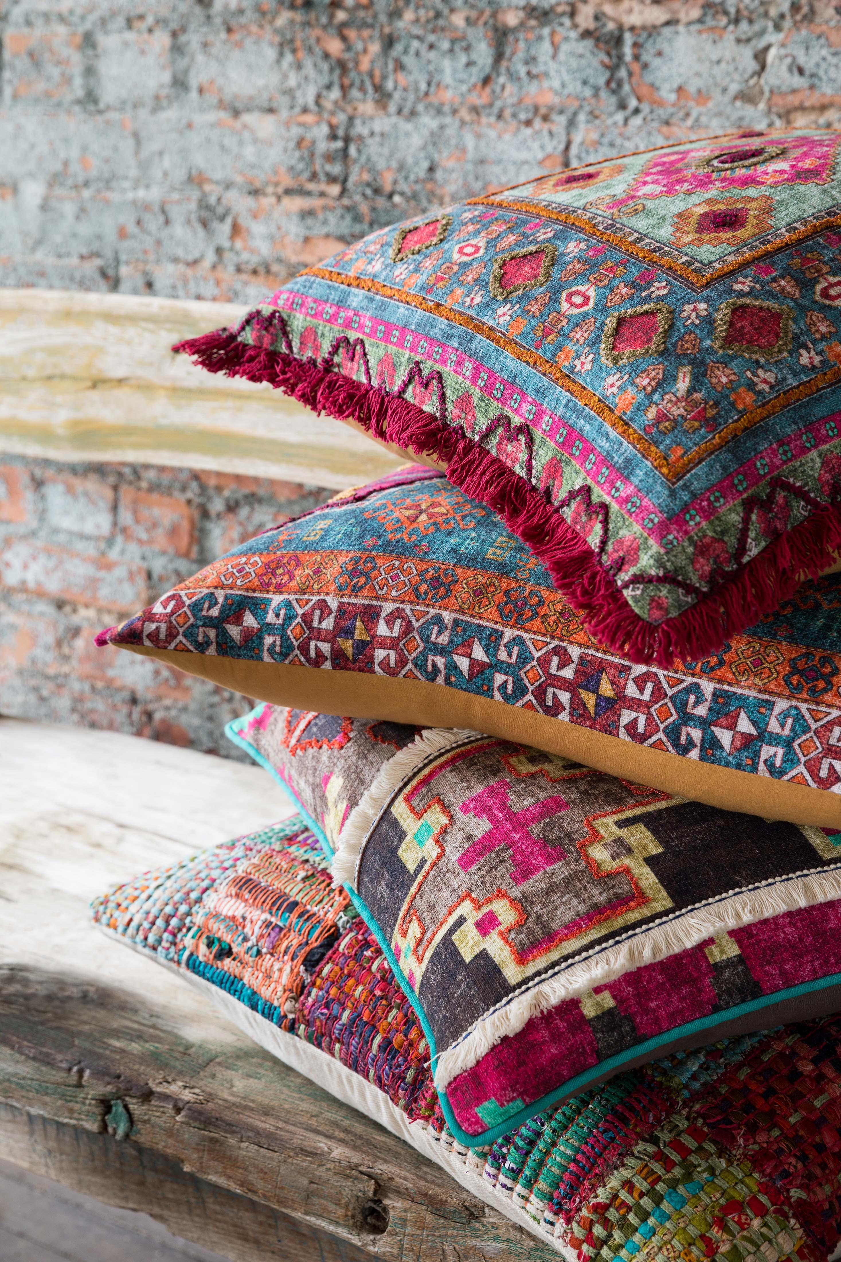 Loloi Pillows Pillow, Decorative Pillow, 13" length x 21" width View 2