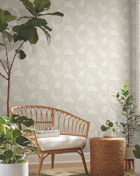 Vinca White Metallic Wallpaper