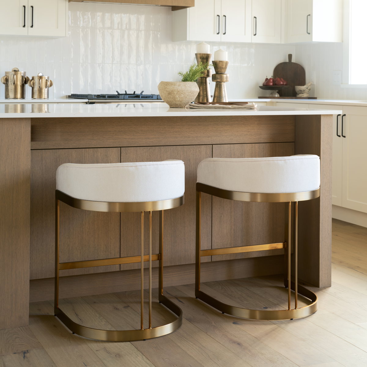 Hollyfield Low Back 28.7in Seat Bar Stool | II Cream Fabric with Counter, Counter & Bar Stool by Mercana, 20.5" length x 19.7" width x 28.7" height View 3