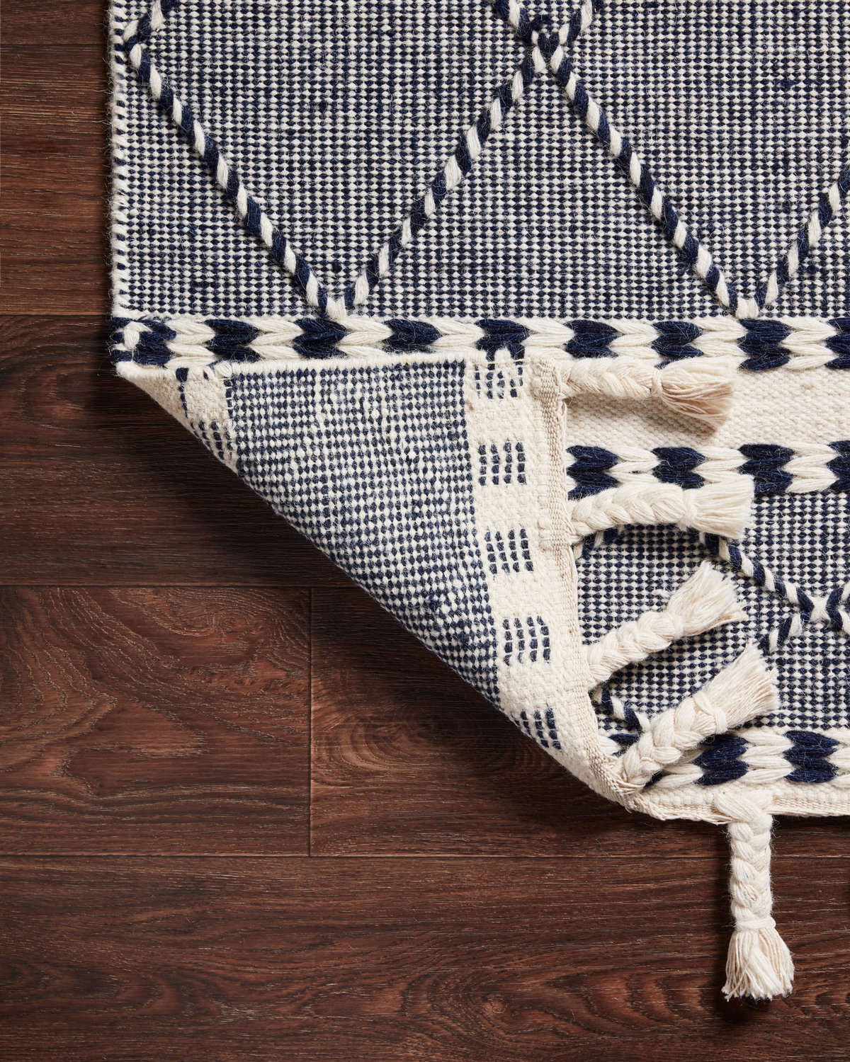 Loloi Sawyer Rug, 2'3" length x 3'9" width View 5