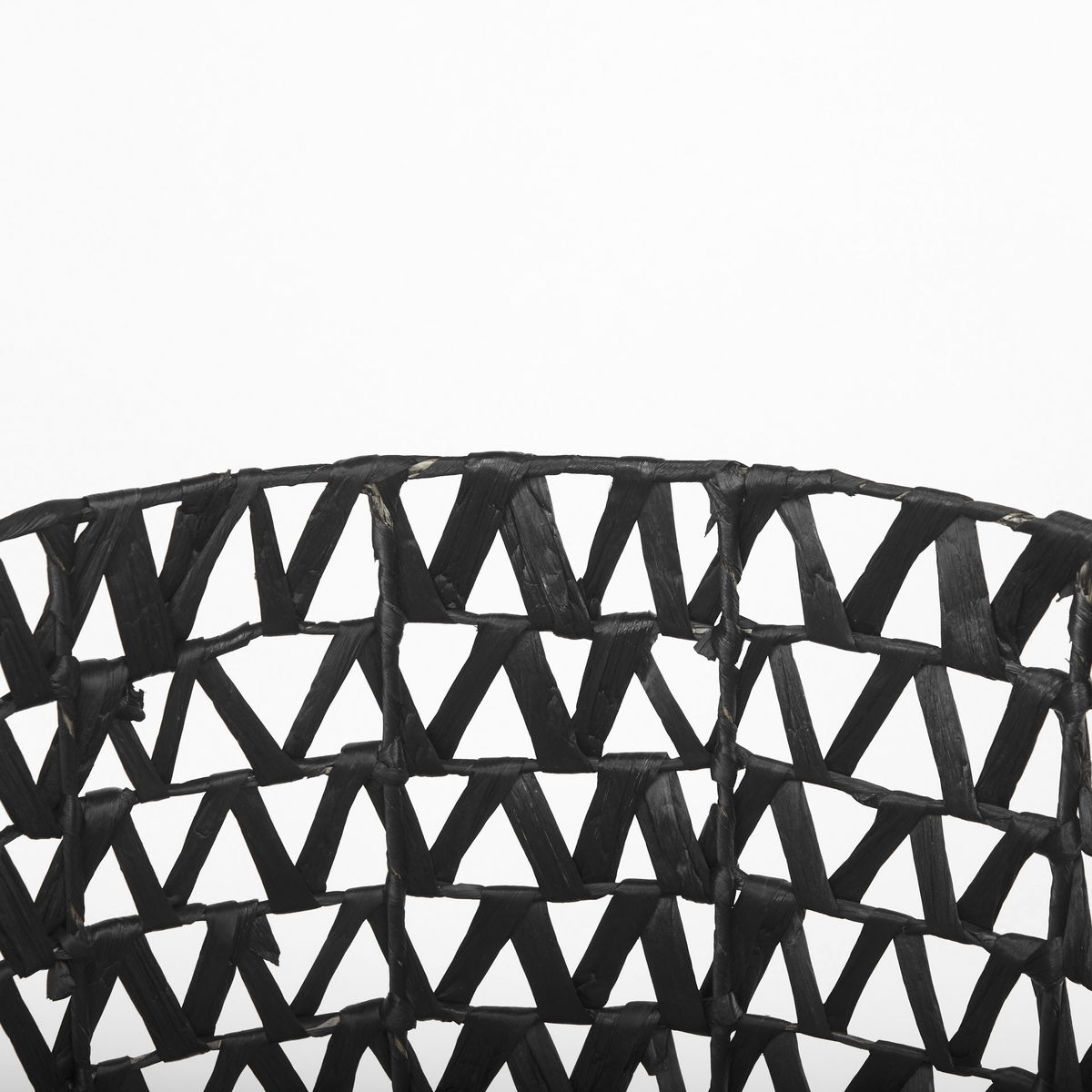 Lola (Set of 3) Black Water Hyacinth Zig Zag Weave Round Basket with Handles, Bins & Basket by Mercana, 19.69" length x 19.69" width x 23.62" height View 7