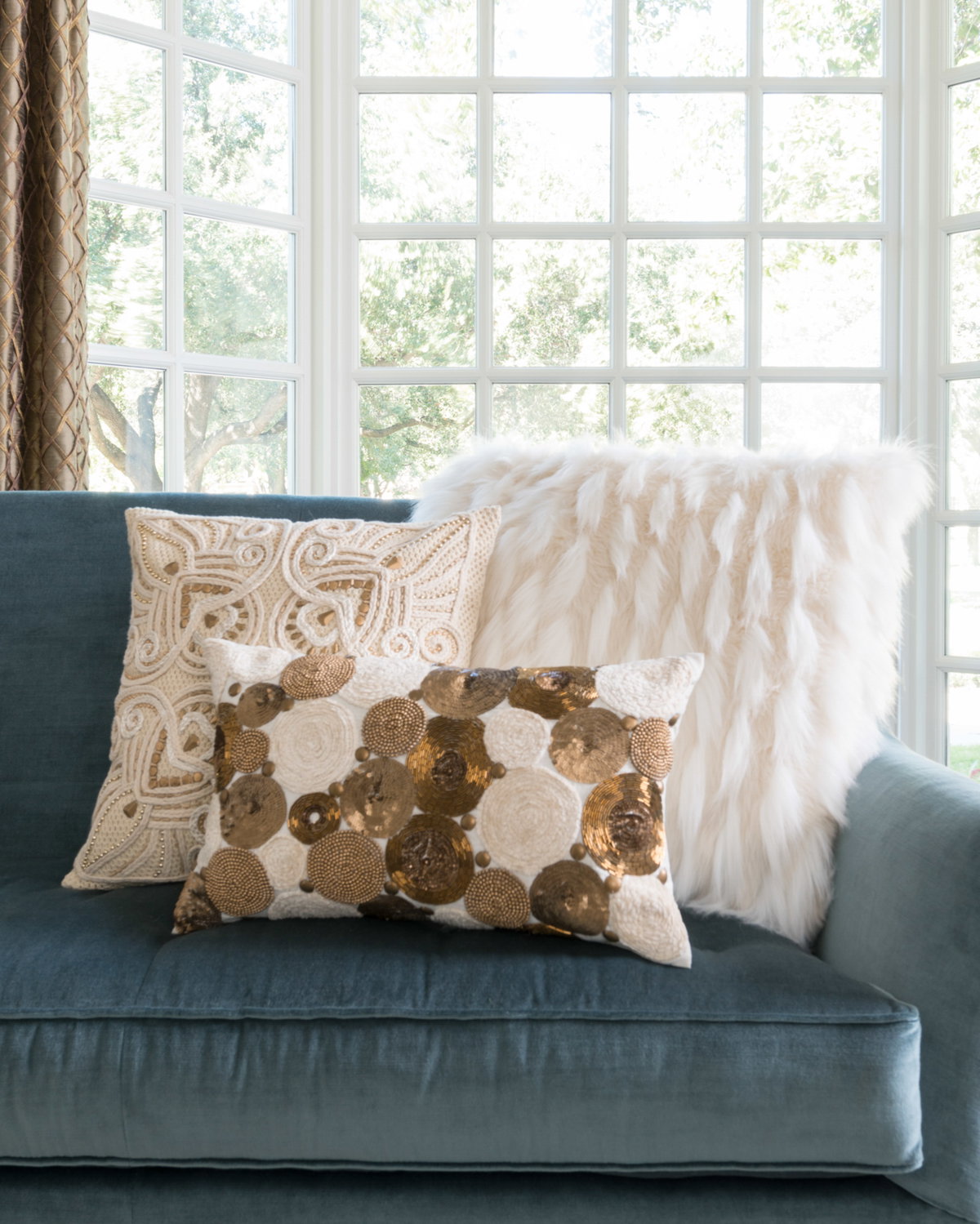 Loloi Pillows Pillow, Decorative Pillow, 22" length x 22" width View 2