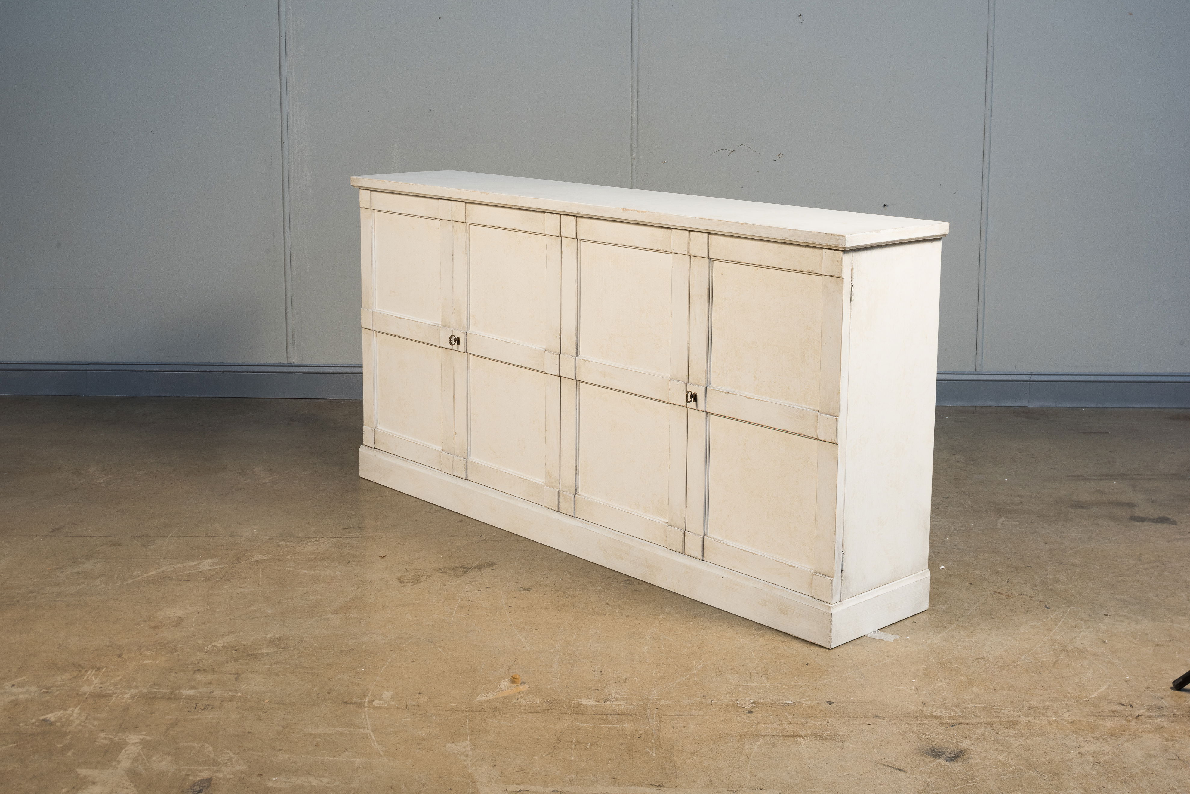 Lionisio Buffet 75 Stucco Wht Wood Drs large image 