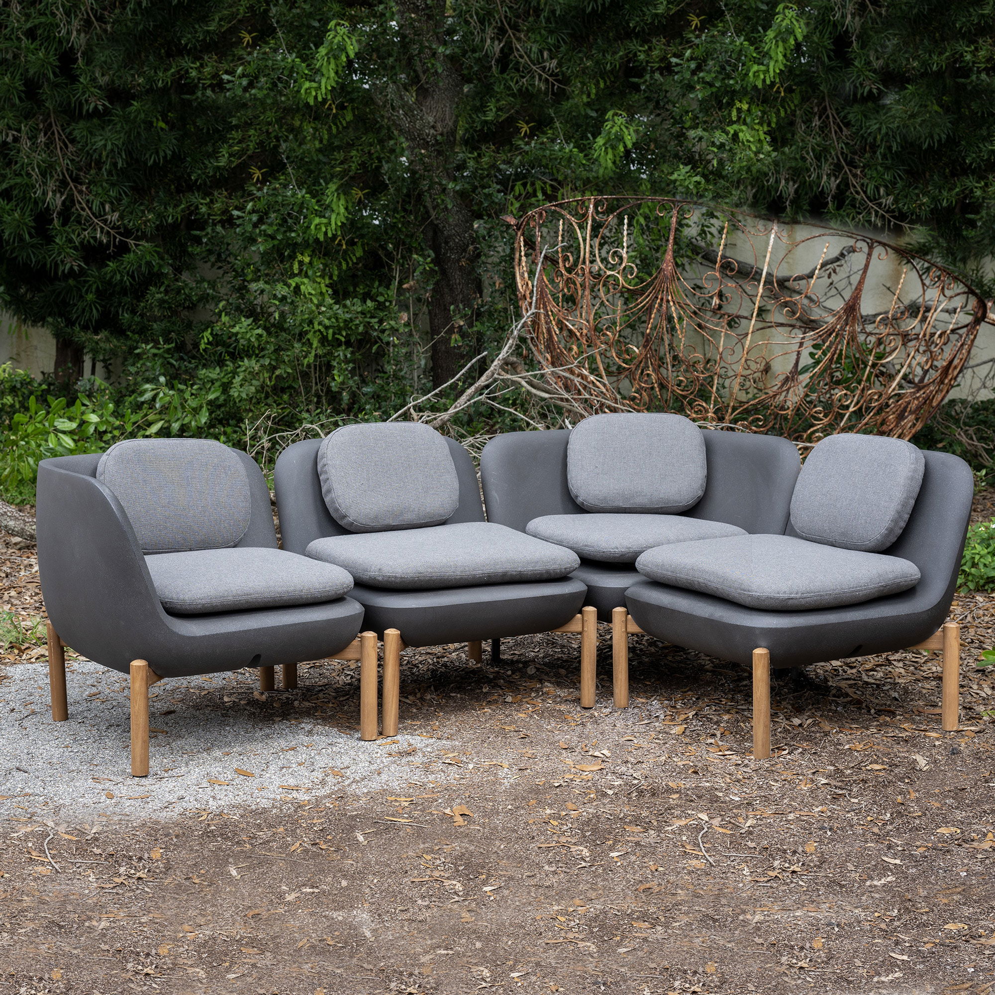 Inou Elements Modular Four-seater Sectional Sofa, Outdoor Furniture by Crescent Garden, 6'9.3" width x 2'2.4" height x 4'5.3" depth View 4