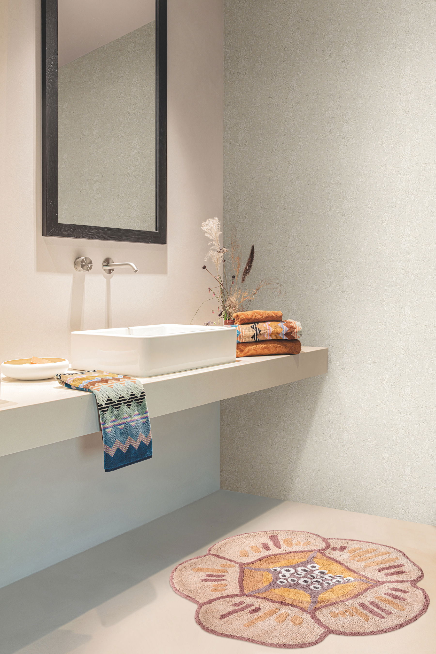 Magic Garden Cream Wallpaper large image 