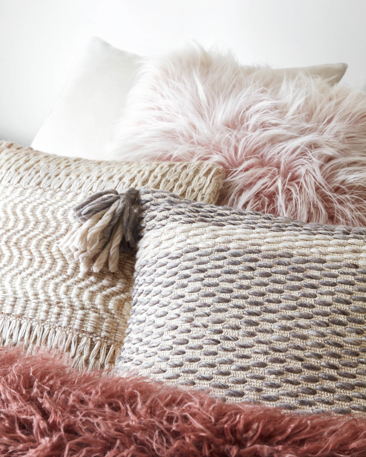 Loloi No Name Pillow, Decorative Pillow, 18" length x 18" width View 3