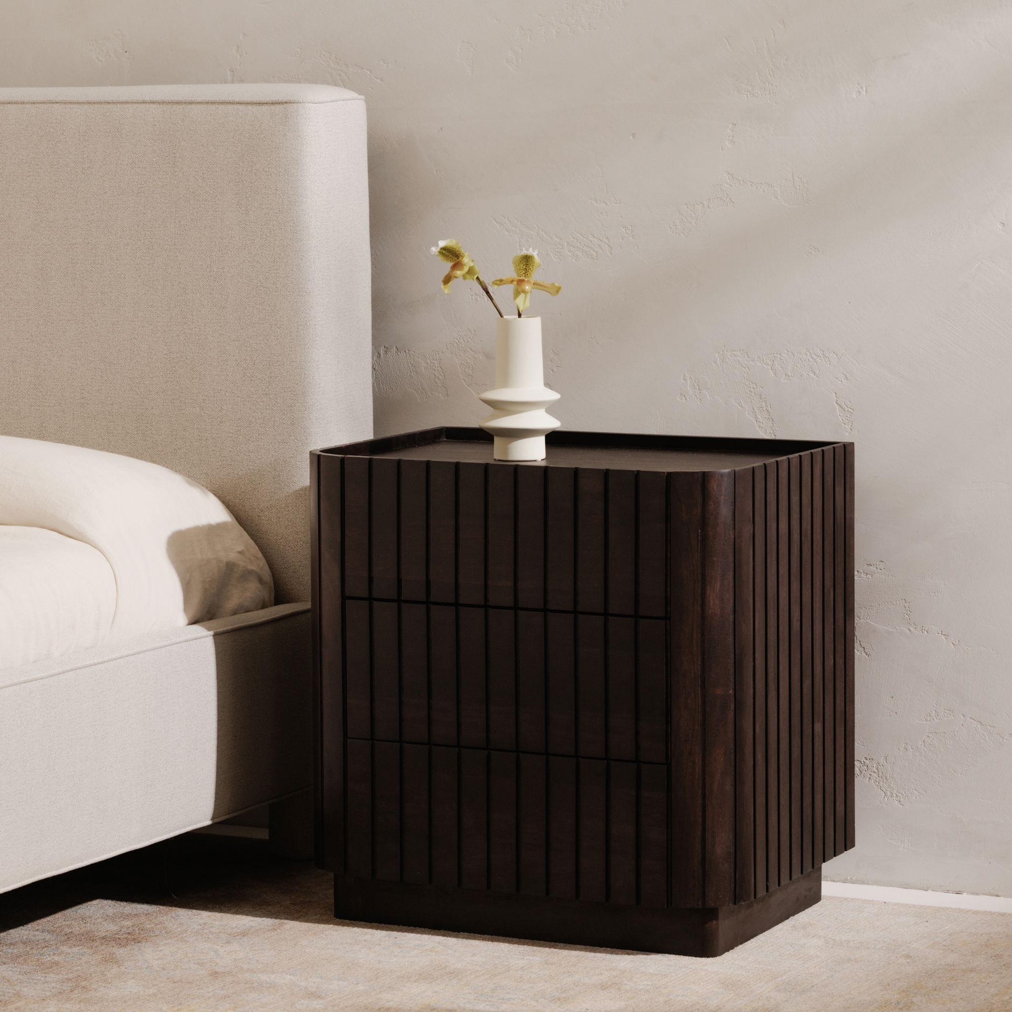 Ichigo Queen Bed Dark Grey, by Moe's Home, 65.7" width x 49" height x 92" depth View 11