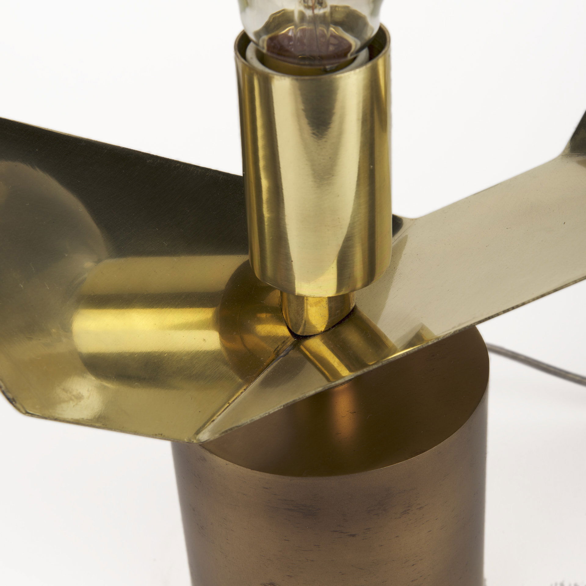 Shamir 15L x 15W Gold Geometric Metal Table Lamp, by Mercana, 14.5" length x 14.5" width x 18.7" height View 11