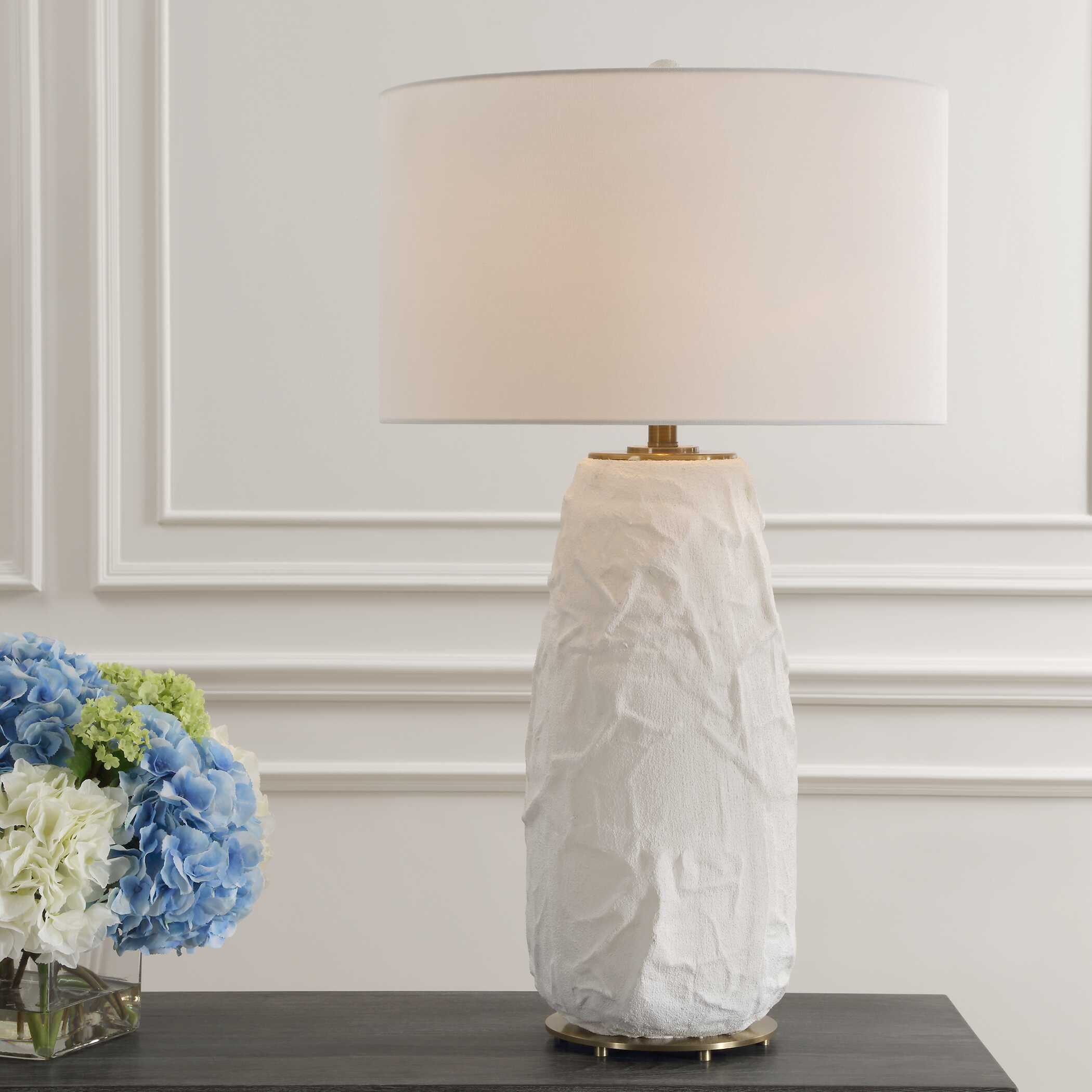 Vida White Table Lamp large image 