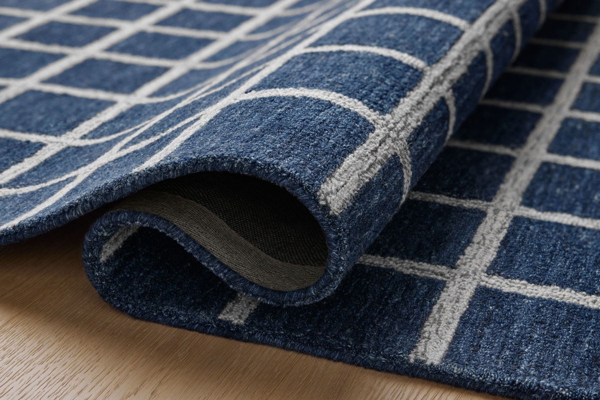 Chris Loves Julia x Loloi Polly Rug, 5' length x 7'6" width View 4