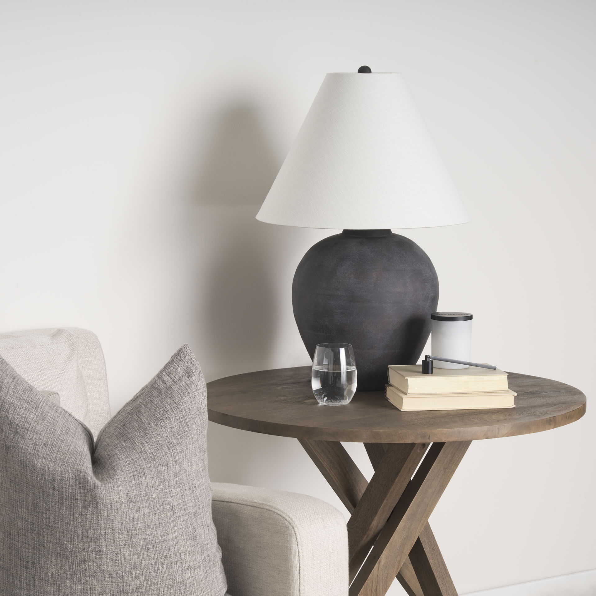 Marvin Black Ceramic Table Lamp large image 