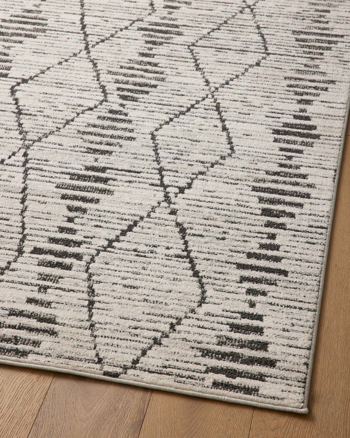 Loloi Kamala Rug, 2'7" length x 8' width View 8