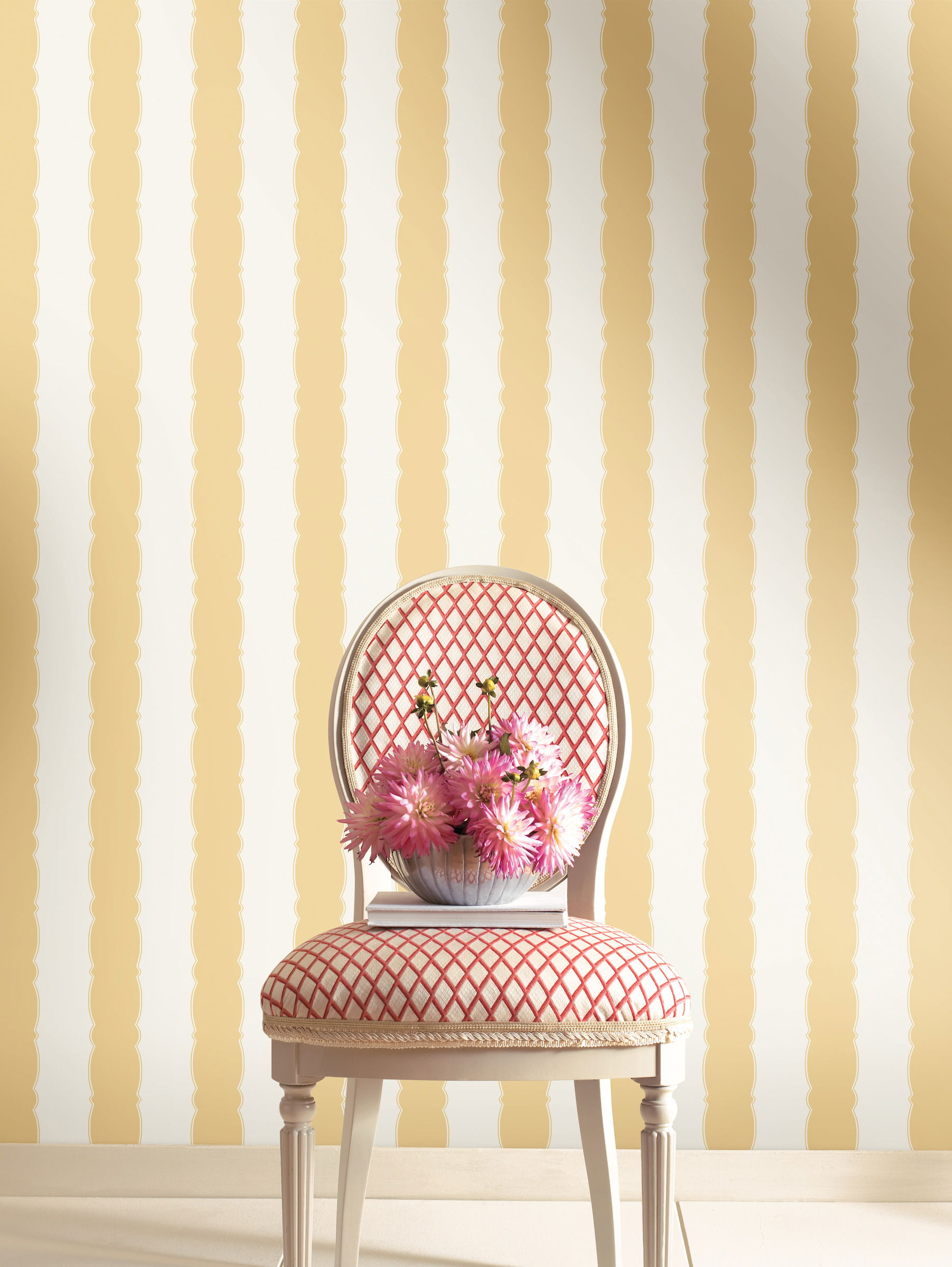 Scalloped Stripe Yellow Wallpaper large image 