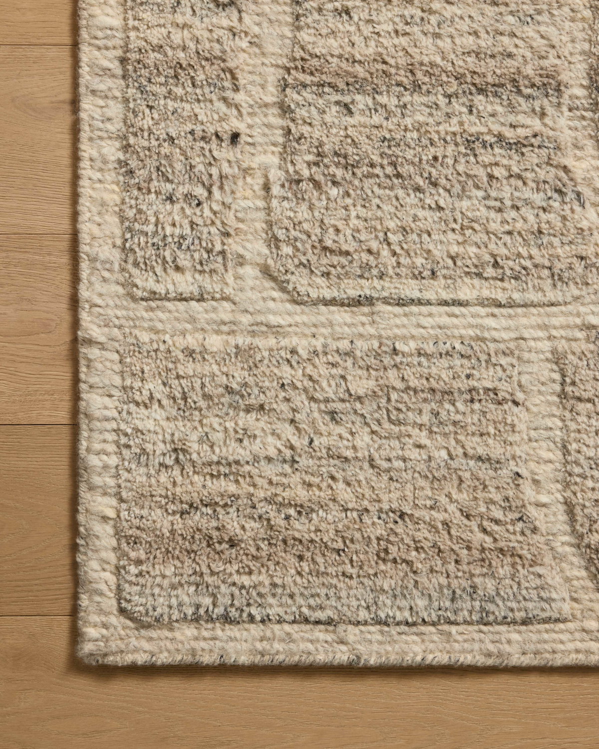 Loloi Hughes Rug, 4' length x 6' width View 4