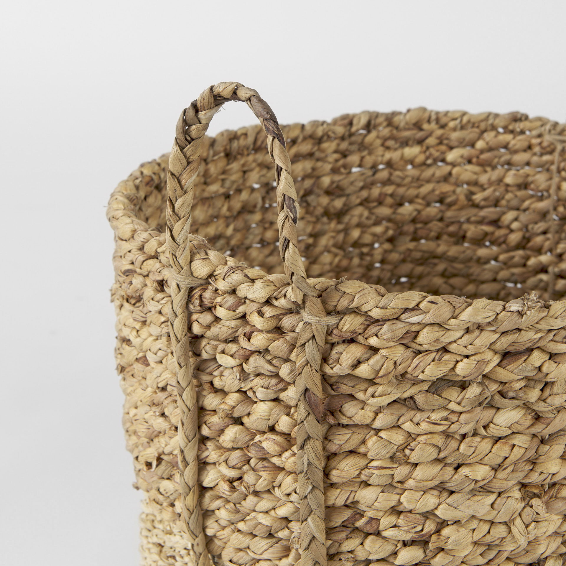 Morocco 15.7L x 15.7 (Set of 3) Brown Two Tone Water Hyacinth and Cornhusk Round Basket with Handles, Bins & Basket by Mercana, 15.75" length x 15.75" width x 15.75" height View 4