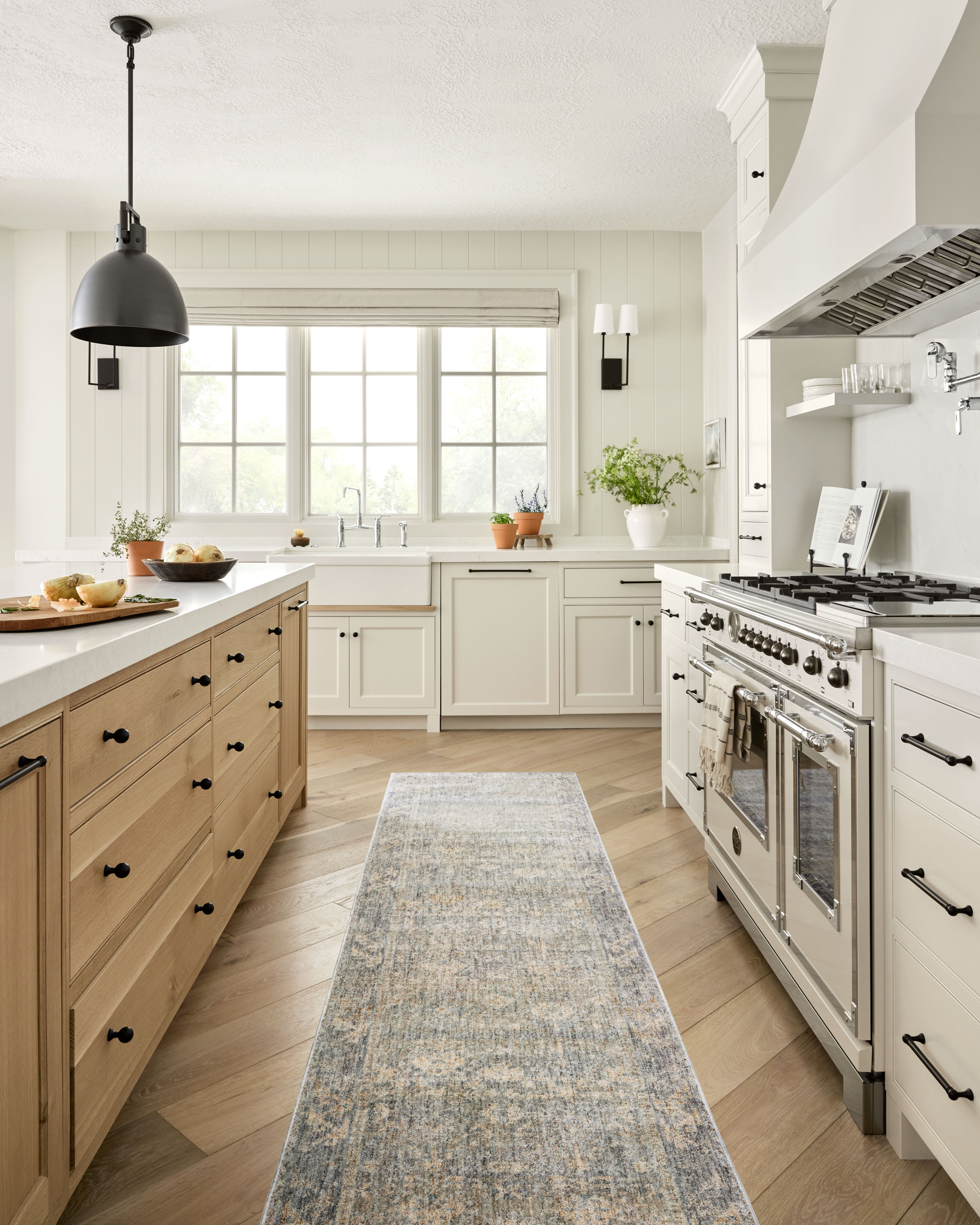 Angela Rose x Loloi Blake Rug, 7'10" length x 7'10" width View 4