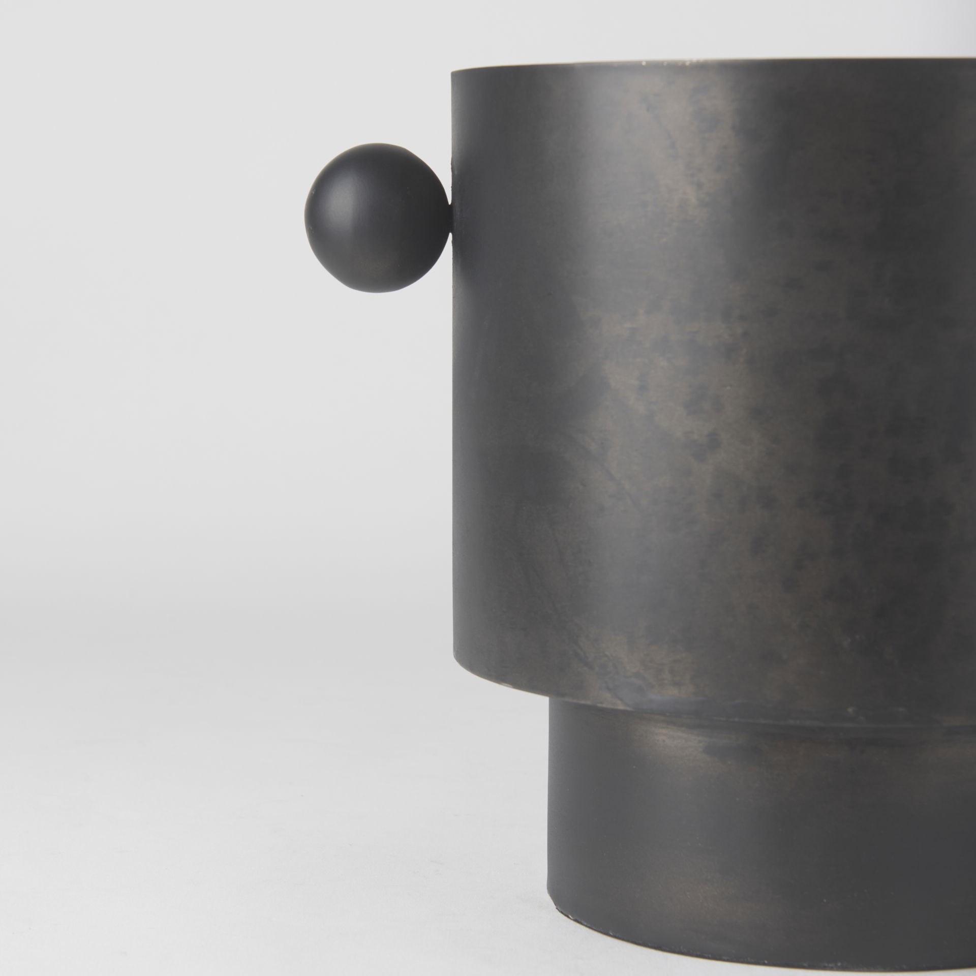 Juno 8.5H Large Black Iron Vase large image 
