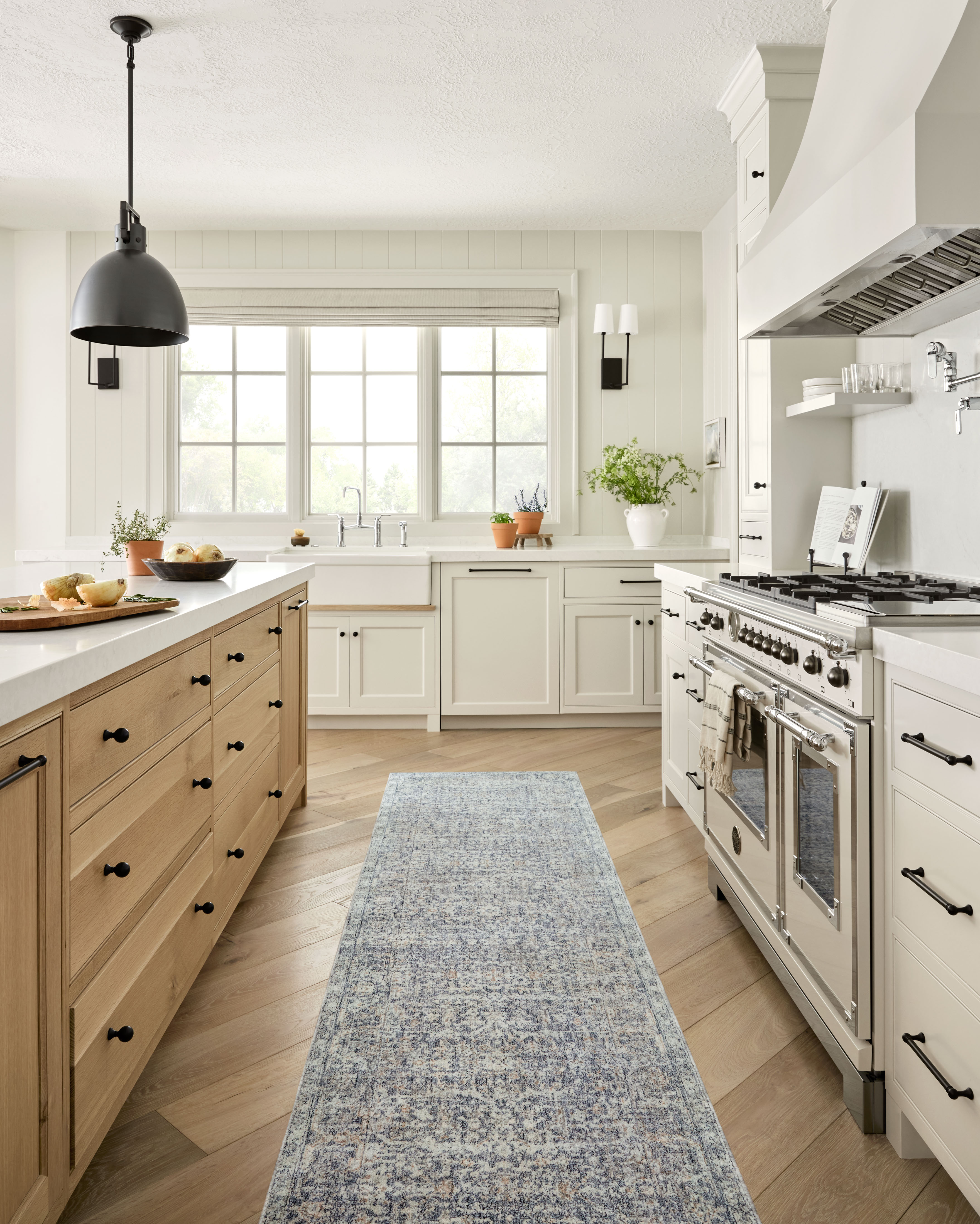 Angela Rose x Loloi Blake Rug, 7'10" length x 7'10" width View 3